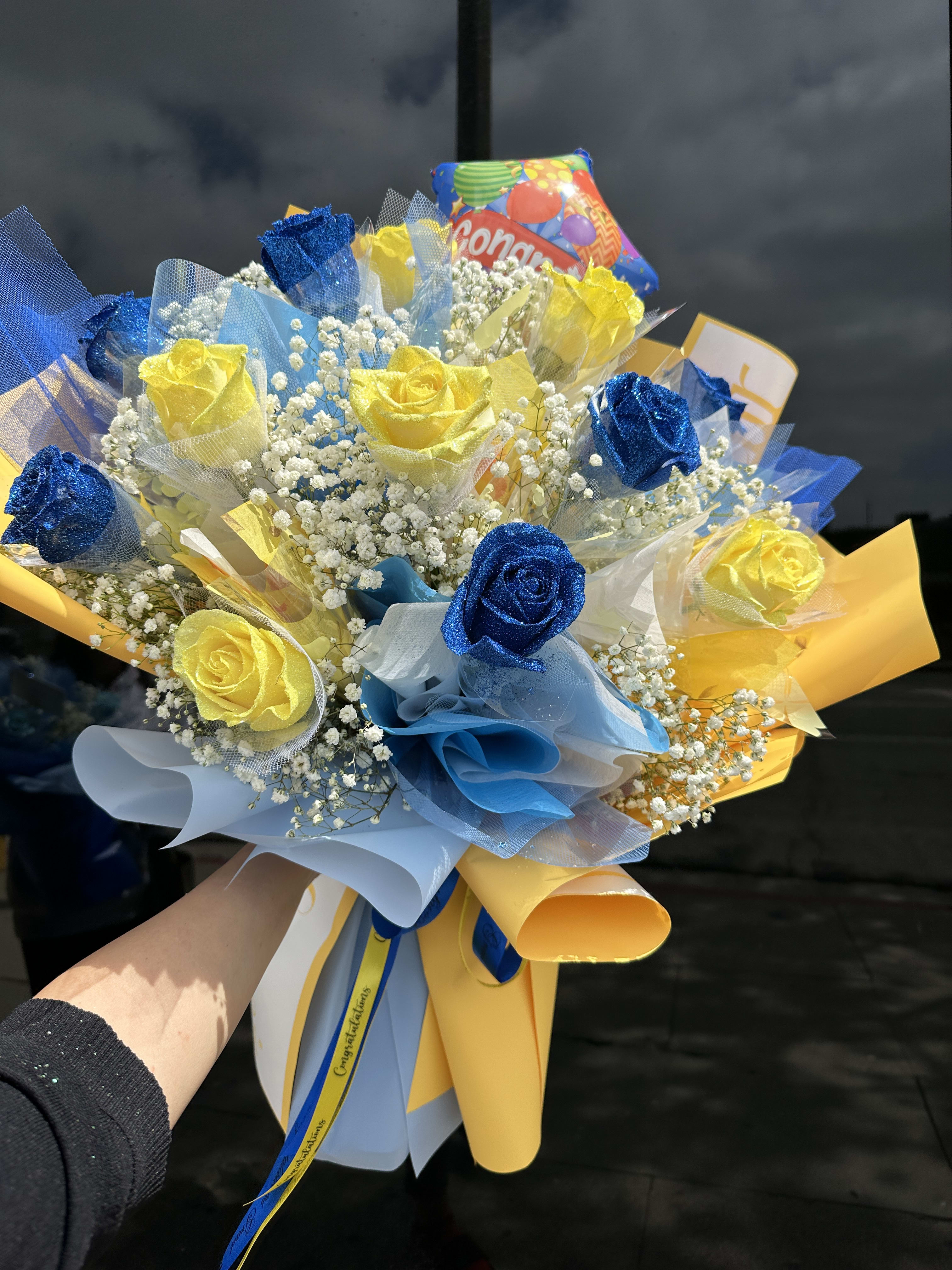 Glitter roses aka HKstyle blue and yellow