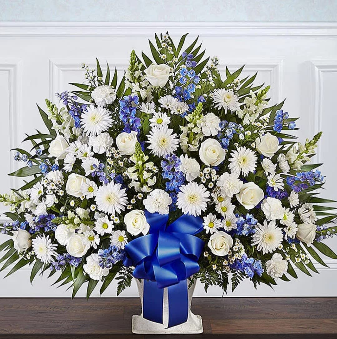 Blue and white floor basket Blue and white floor basket - Funeral