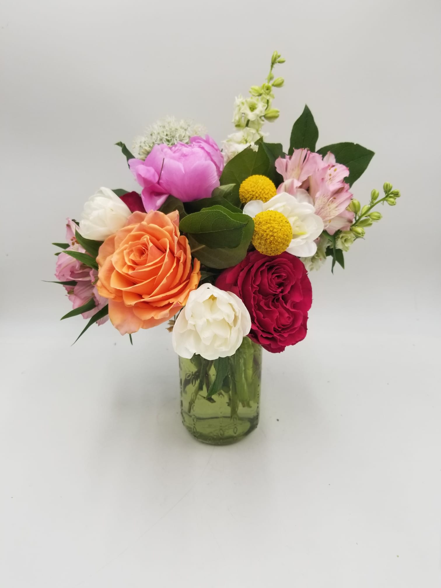 Innocent Diva Innocent Diva - The bouquet pictured reflects our original design for this product. While we always try to follow the color palette, we may replace stems to deliver the freshest bouquet possible, and we may sometimes need to use a different vase. We have a simple goal – delight our customers with flowers that are high quality, fresh, and beautiful. While we may occasionally need to substitute for color or flower variety, we promise that the blooms you receive will be fresh and wow you or your gift recipient.