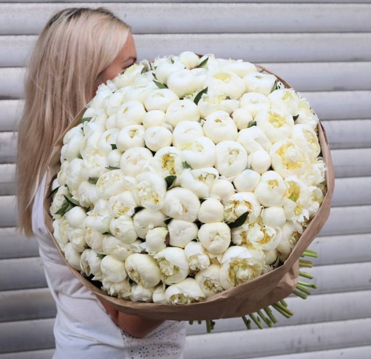 100 White Peonies New York by The Peonies Shop New York