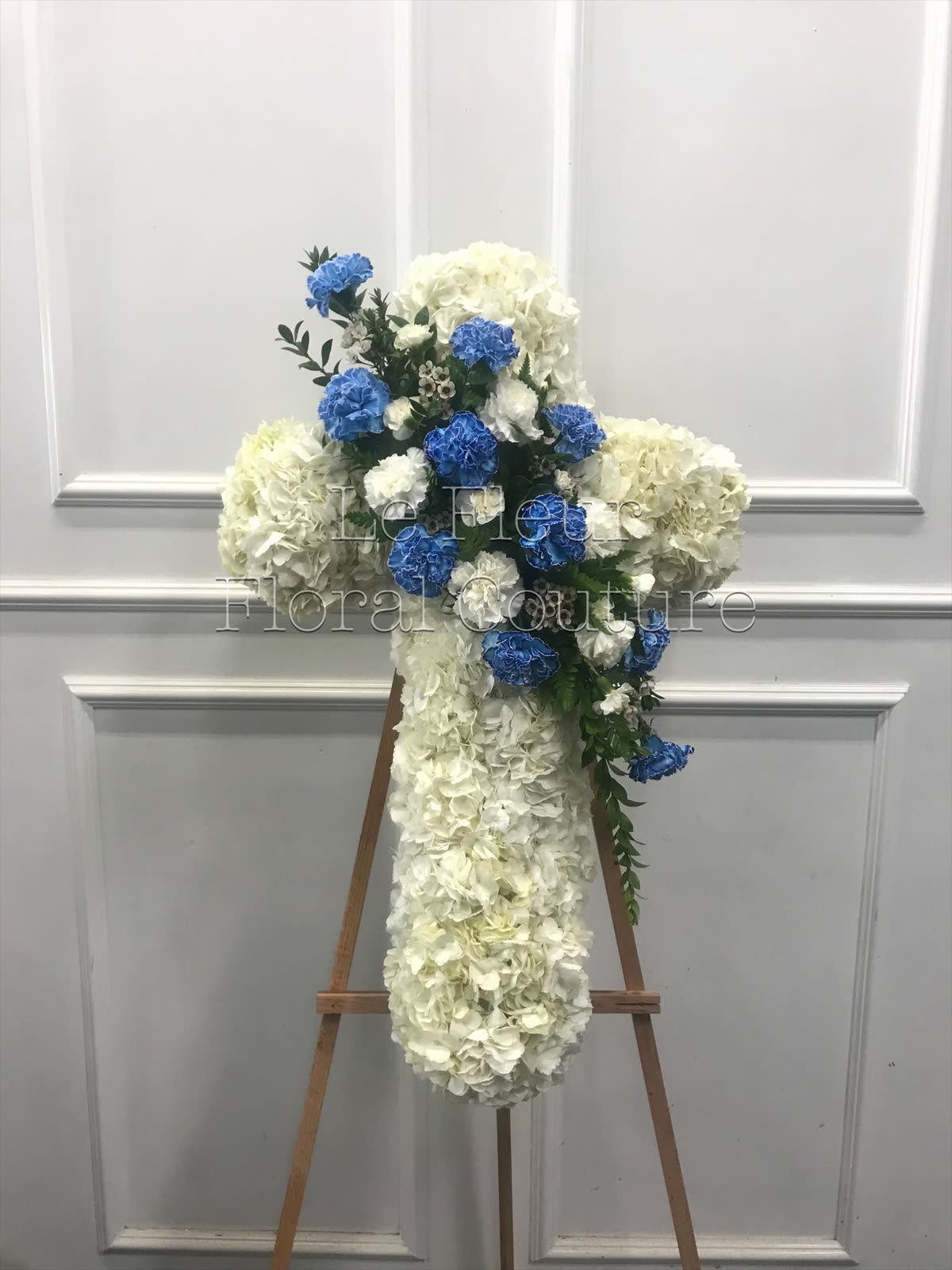 Blue carnations top