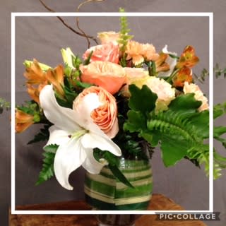 garden roses  - vase arrangement with lilies, garden roses 