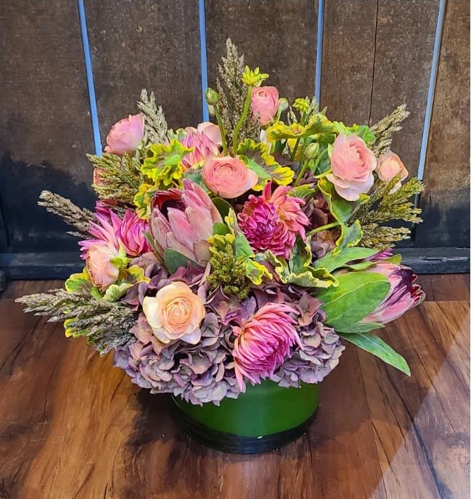 Mauve Conundrum in San Francisco, CA Petals and Decor