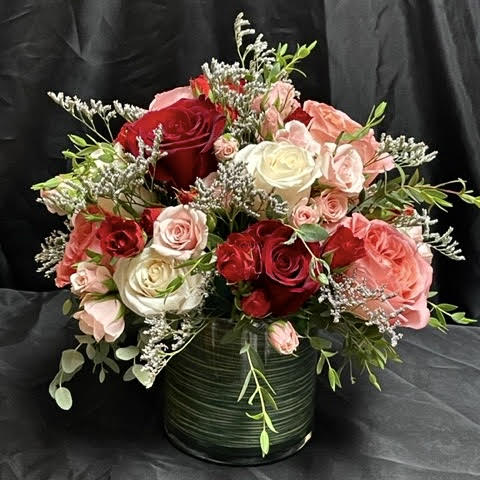 The Lovers Rose Garden - A lush garden of fragrant and romantic roses for your beloved. Perfect for any rose lover out there!