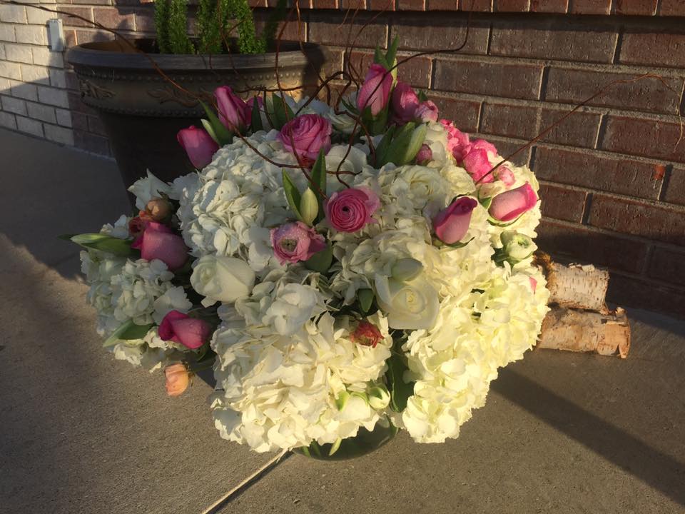 Floating on a Cloud - Send your love with this beautiful design, perfect for a Mother’s Day, an anniversary, or a birthday. Floating on a Cloud features mainly Hydrangea with roses and tulips through out. This unique flower design adds the perfect extra pop of pastel color!