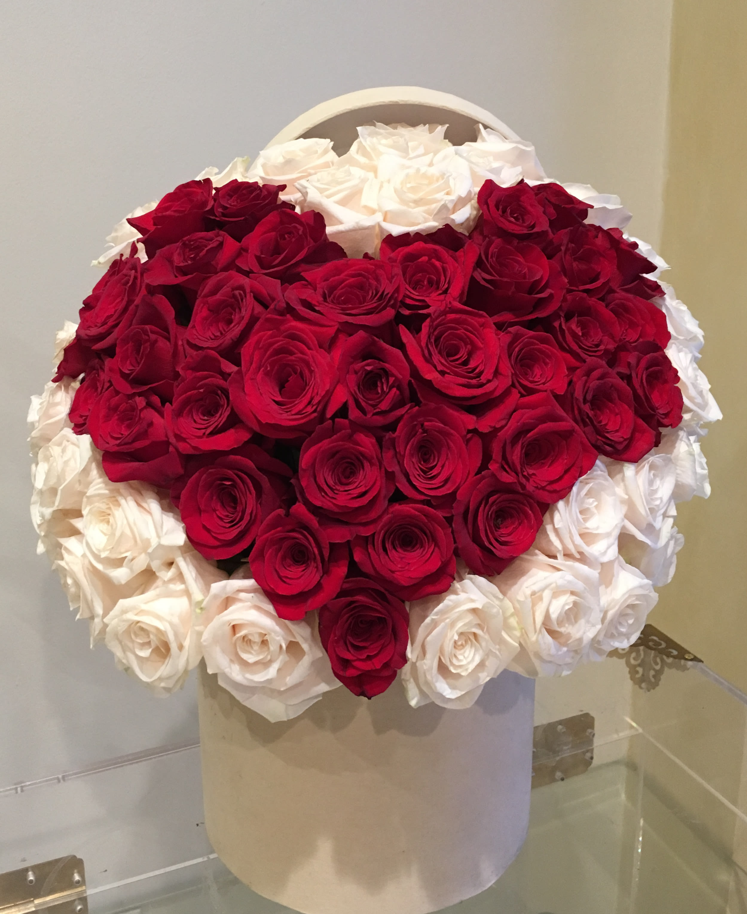 50 Roses 'Heart Shaped' (Red & White)