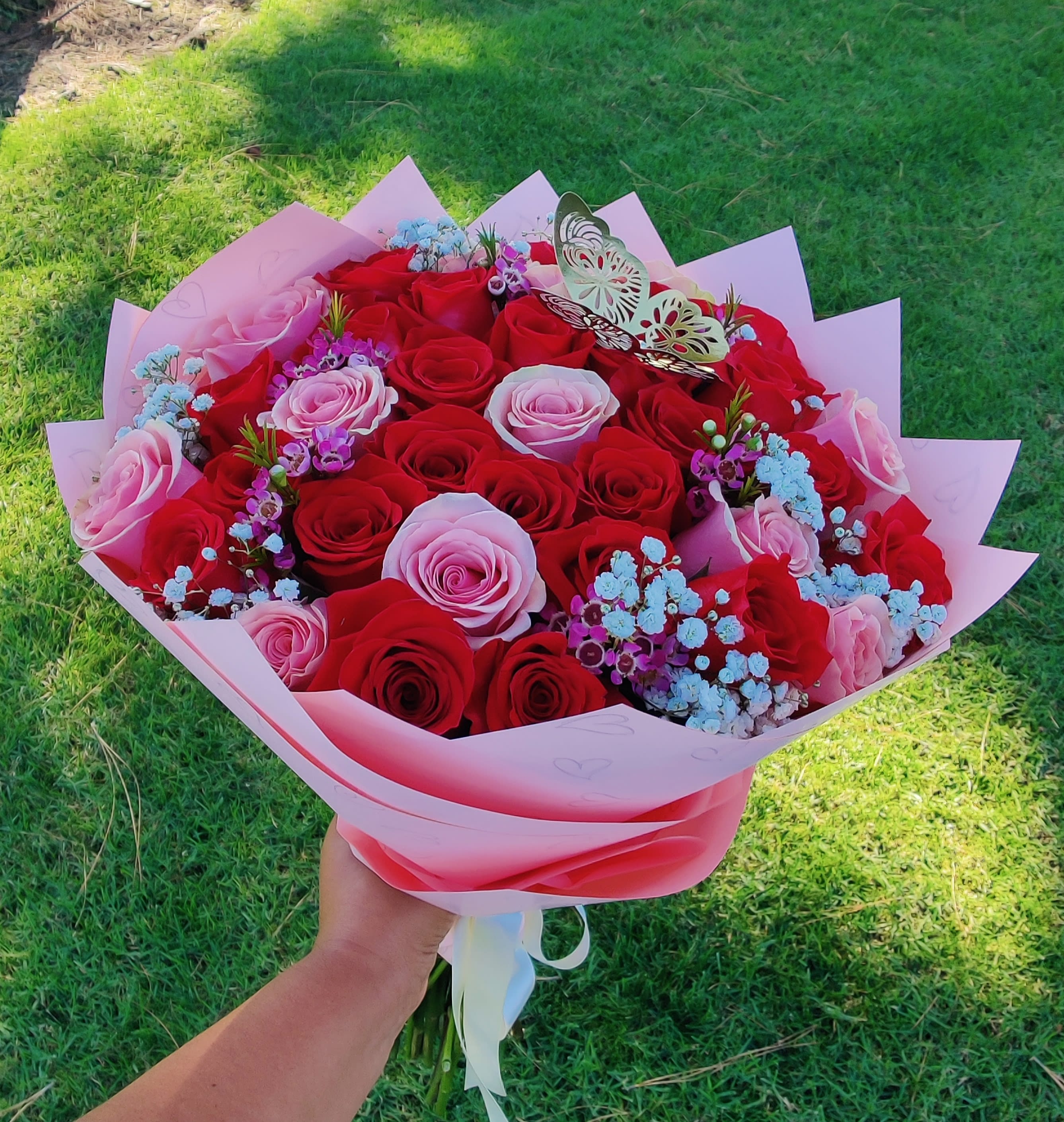 Romeo and Juliet 36 Beautiful Roses by Millan Flowers