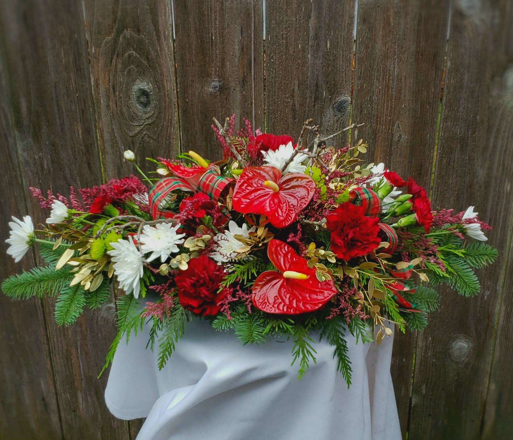 Holiday Time 17” Christmas Artificial Floral Arrangement in White