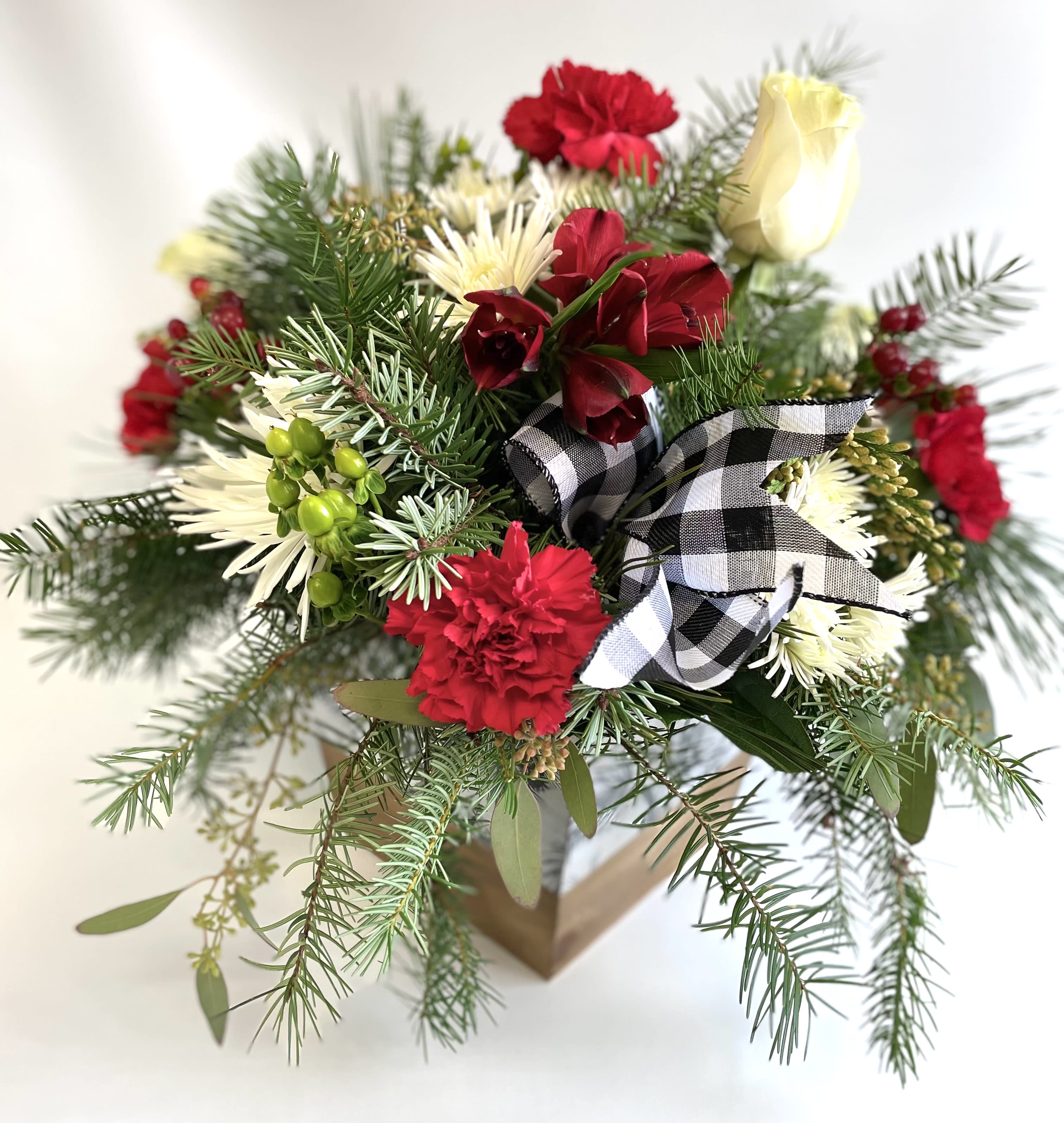 White christmas hot sale flower arrangements