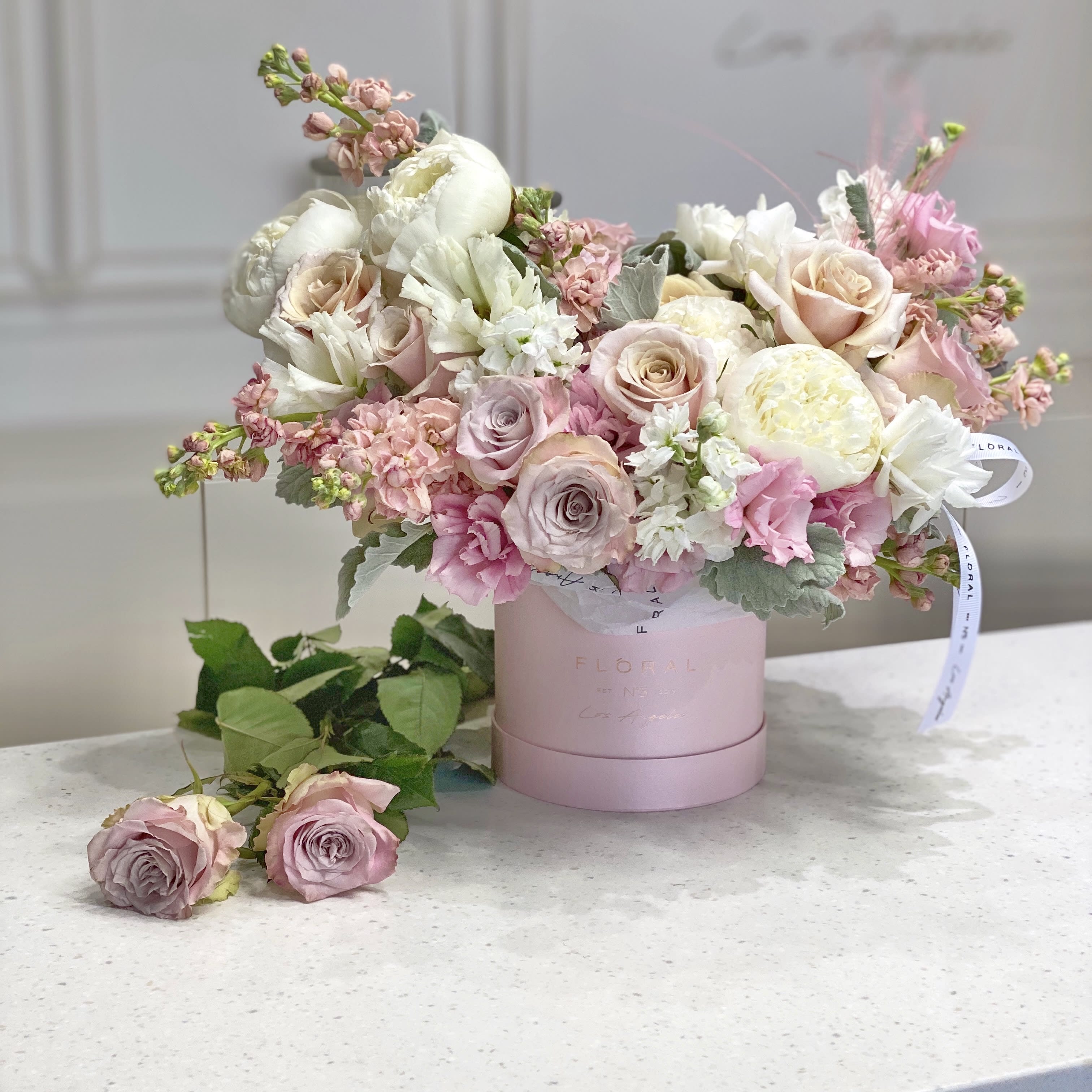 Blush pink spray roses 2025