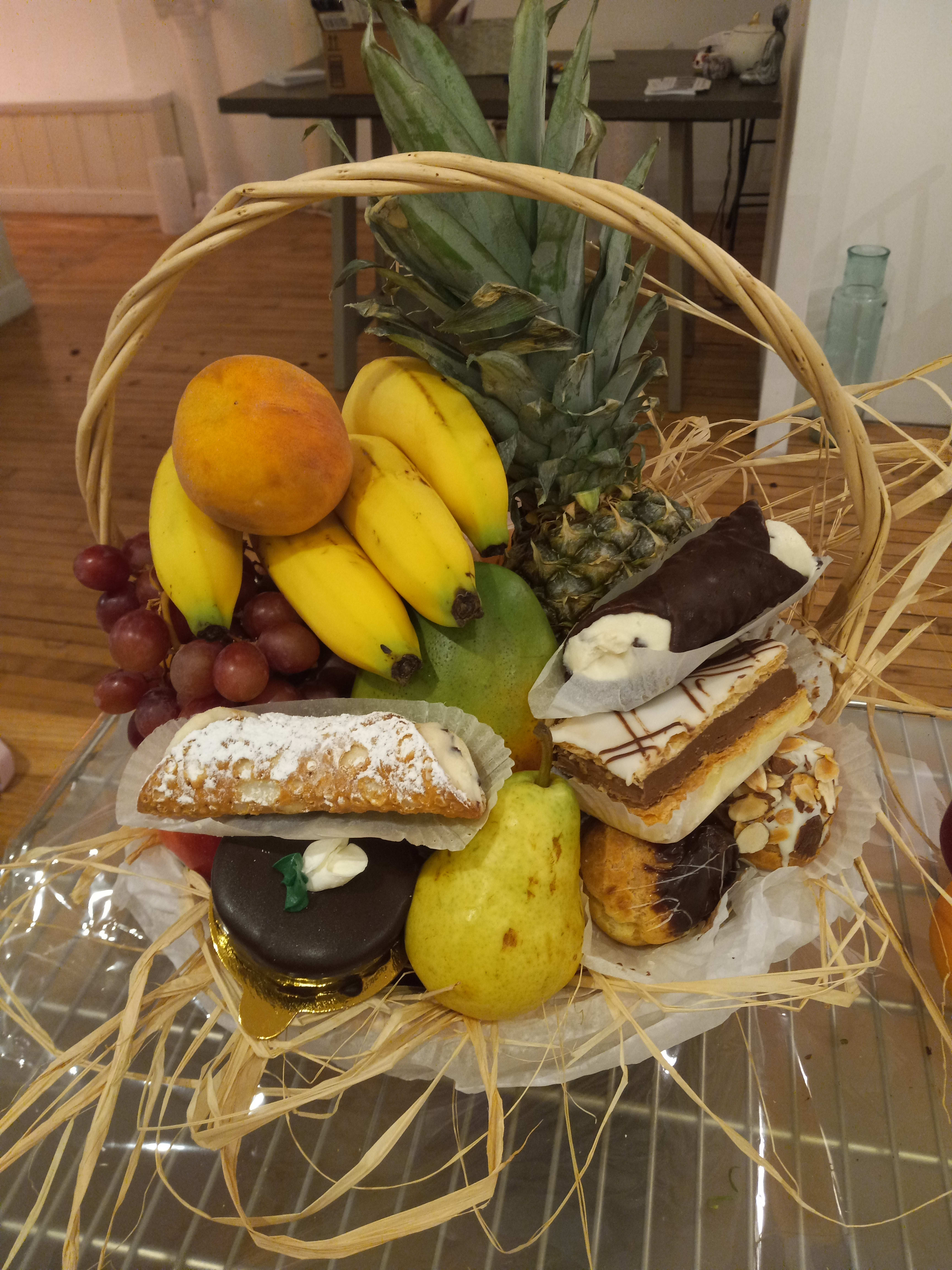 Fruit &amp; pastry gourmet basket  - Unique combination of high-quality fruits and Italian traditional pastry (curtesy of Presti's bakery &amp; cafe) 