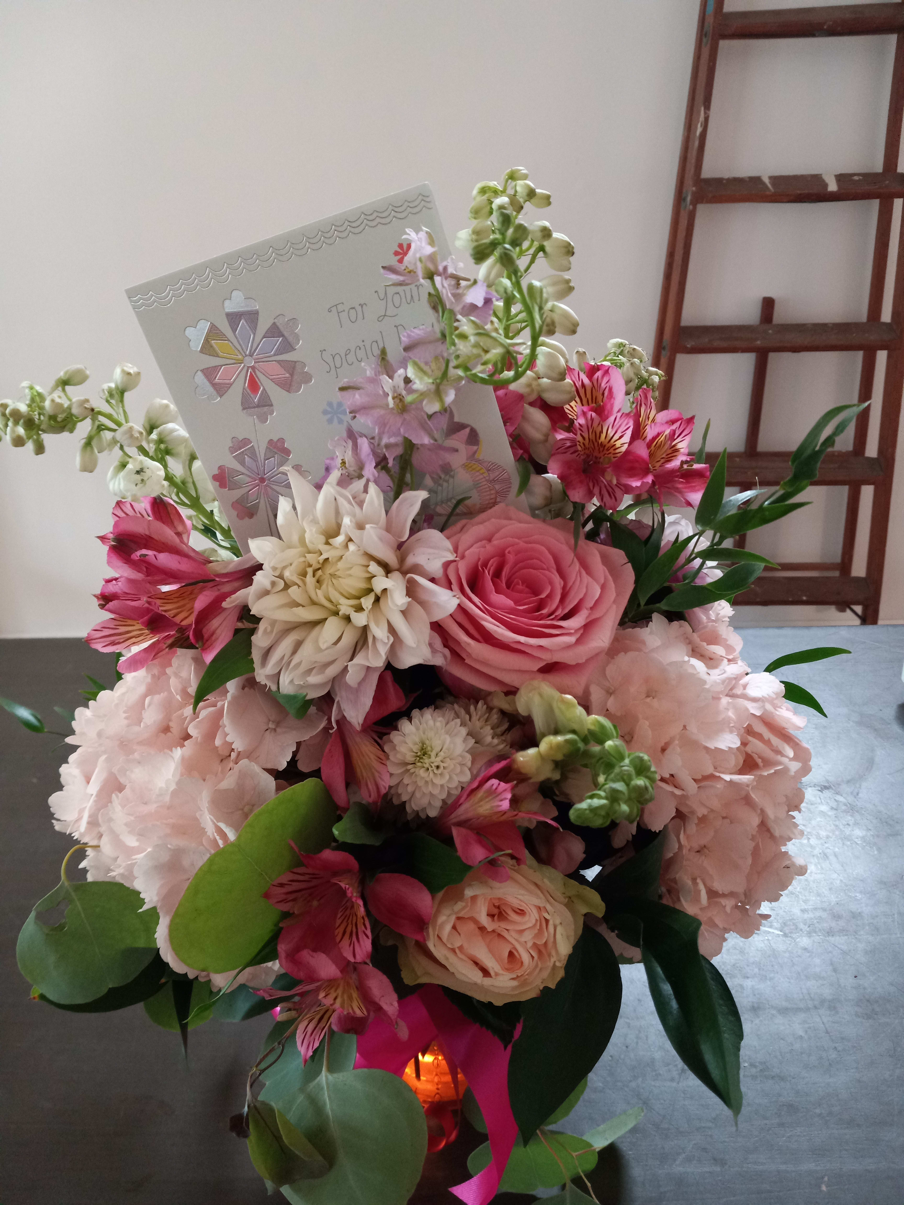 Pink beauty - Gorgeous pink flowers in a bundle