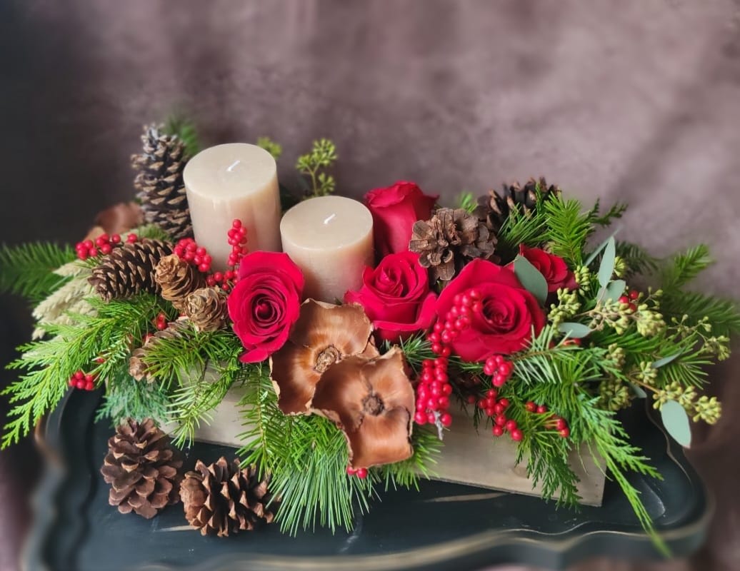 Santa's Favorite - Roses, Pine cones, Evergreens