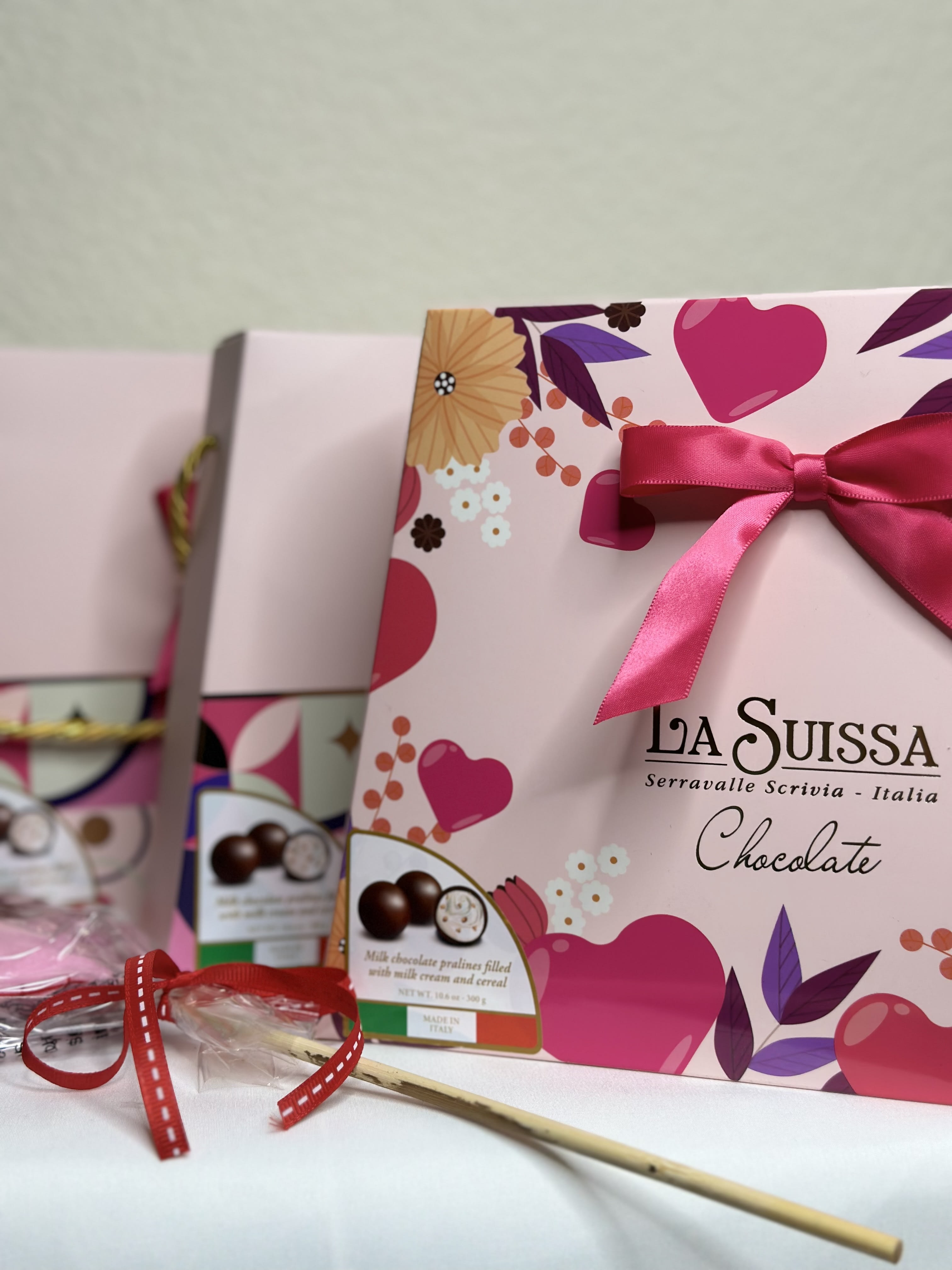 Italian chocolates SOLD OUT. Italian chocolates SOLD OUT. - Comes with a cute box.