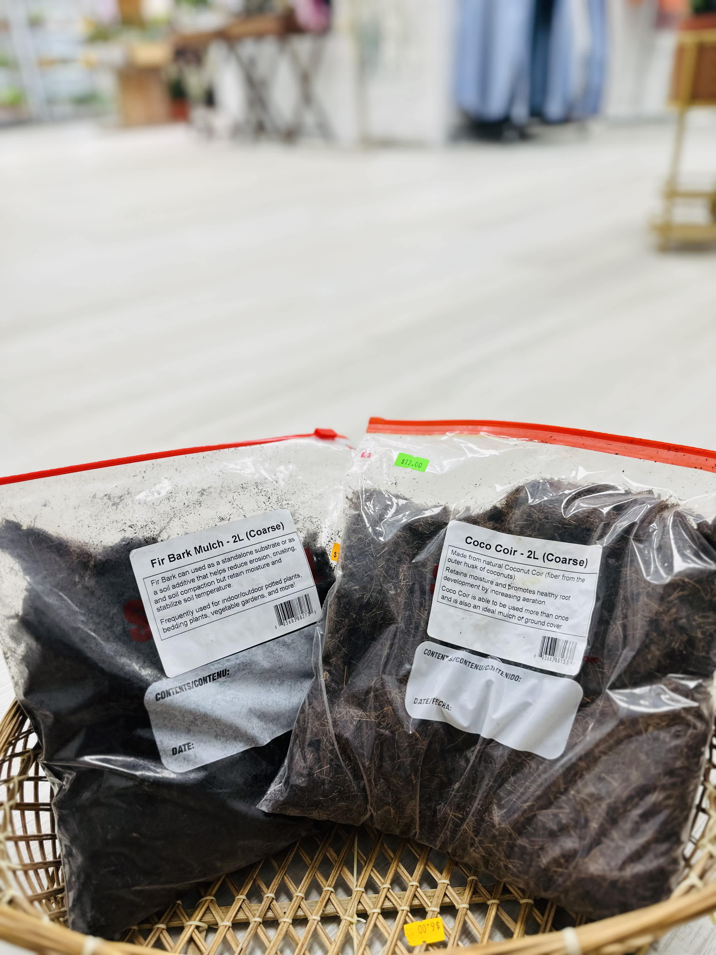 Coco Coir (Orchid Media) - Good for all types of indoor plants, Orchid, Hoya. Can be mixed with Soil to get good drainage.