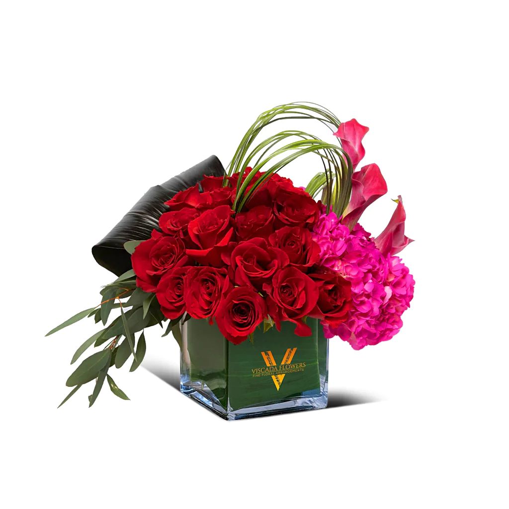 Lasting Love - This captivating bouquet features a blend of pinks and reds, symbolizing enduring love and passion. Perfect for celebrating deep connections or adding a romantic touch to any space.