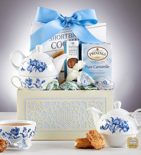 Tea gift case (teapot, creamer, sugar bowl, 6 tea cups and saucers) Tea  Gift sets | Bernardaud Porcelain
