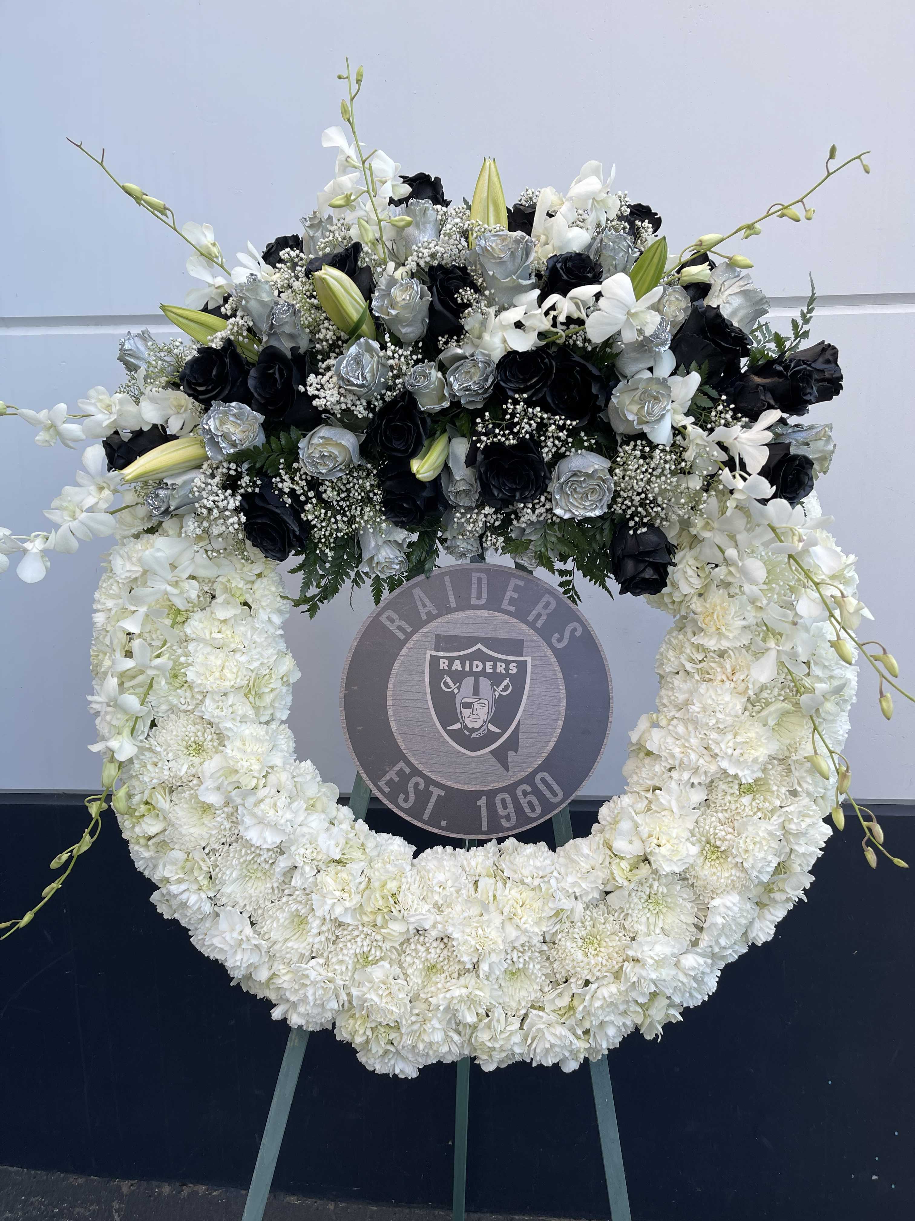 Raiders 38” Wreath - Includes Wooden 24” Raiders sign 