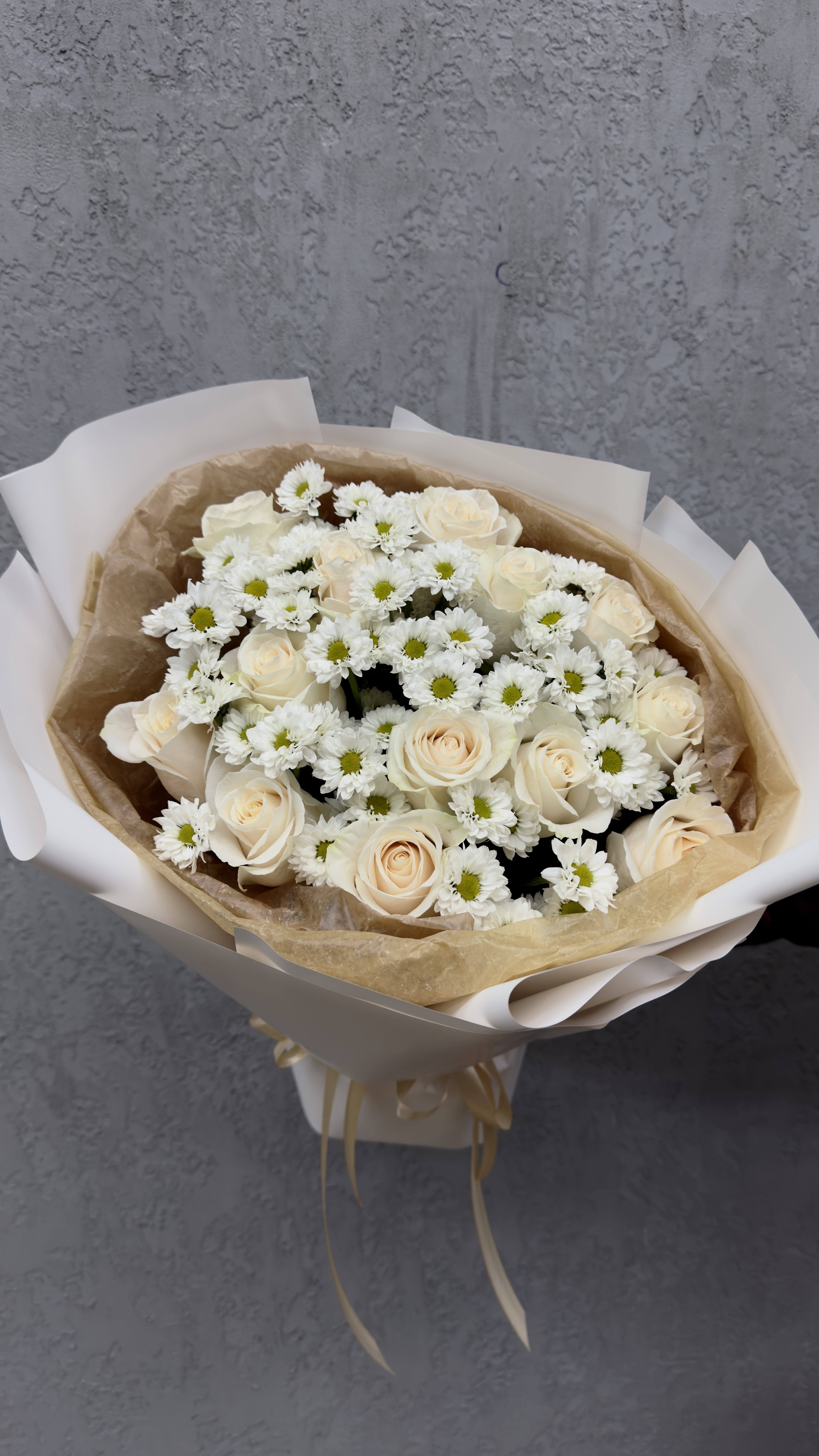 Sweet Flow - Flowers will be delivered approximately as pictured