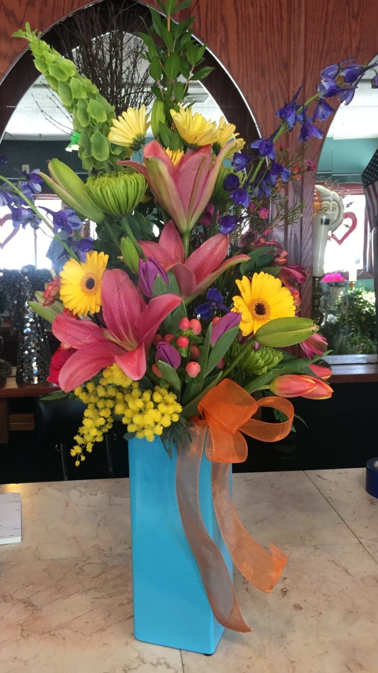 Celebration  - This stunning bouquet is perfect for birthday, anniversary, or congratulations! 