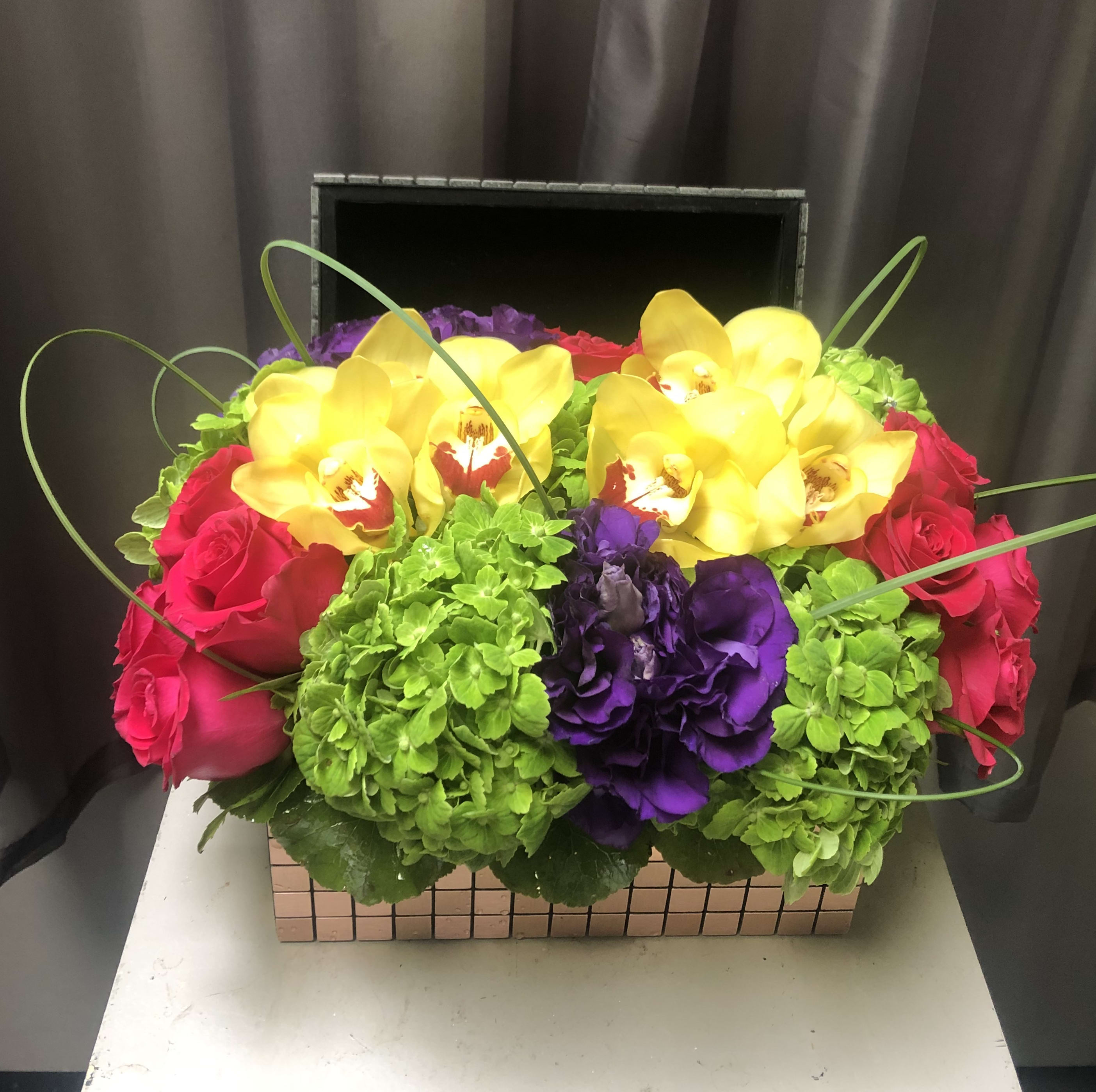 Large Treasure #EF31 - A Large box with Roses, Hydrangea, Lisianthus and orchids. A treasure to be treasured...