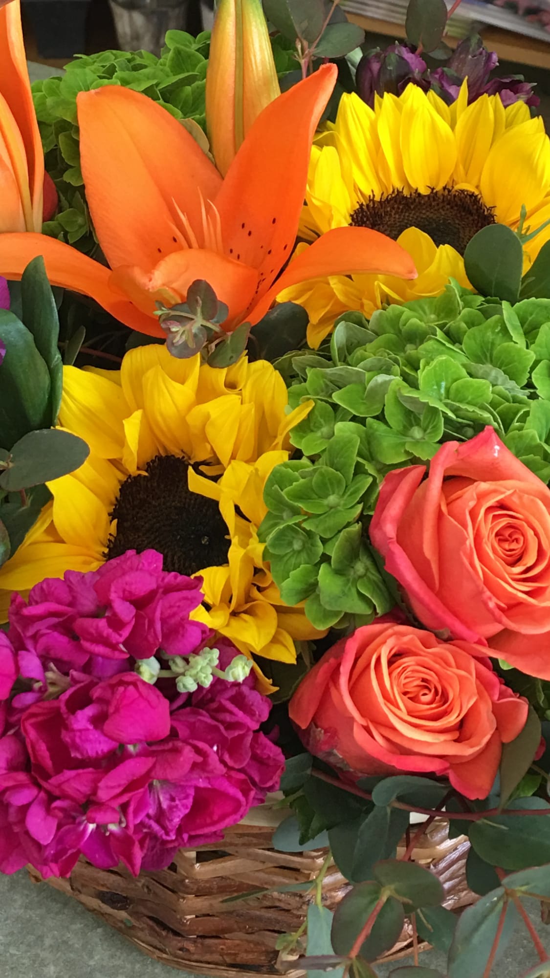 Designer's Choice Bouquet Designer's Choice Bouquet - Can't decide on which bouquet to send? Let the florist design something special. Using the season's best flowers, this bouquet will arrive beautifully arranged in a glass vase. Bringing together a cheery mix of colors, this bouquet will be a perfect fit for any occasion.