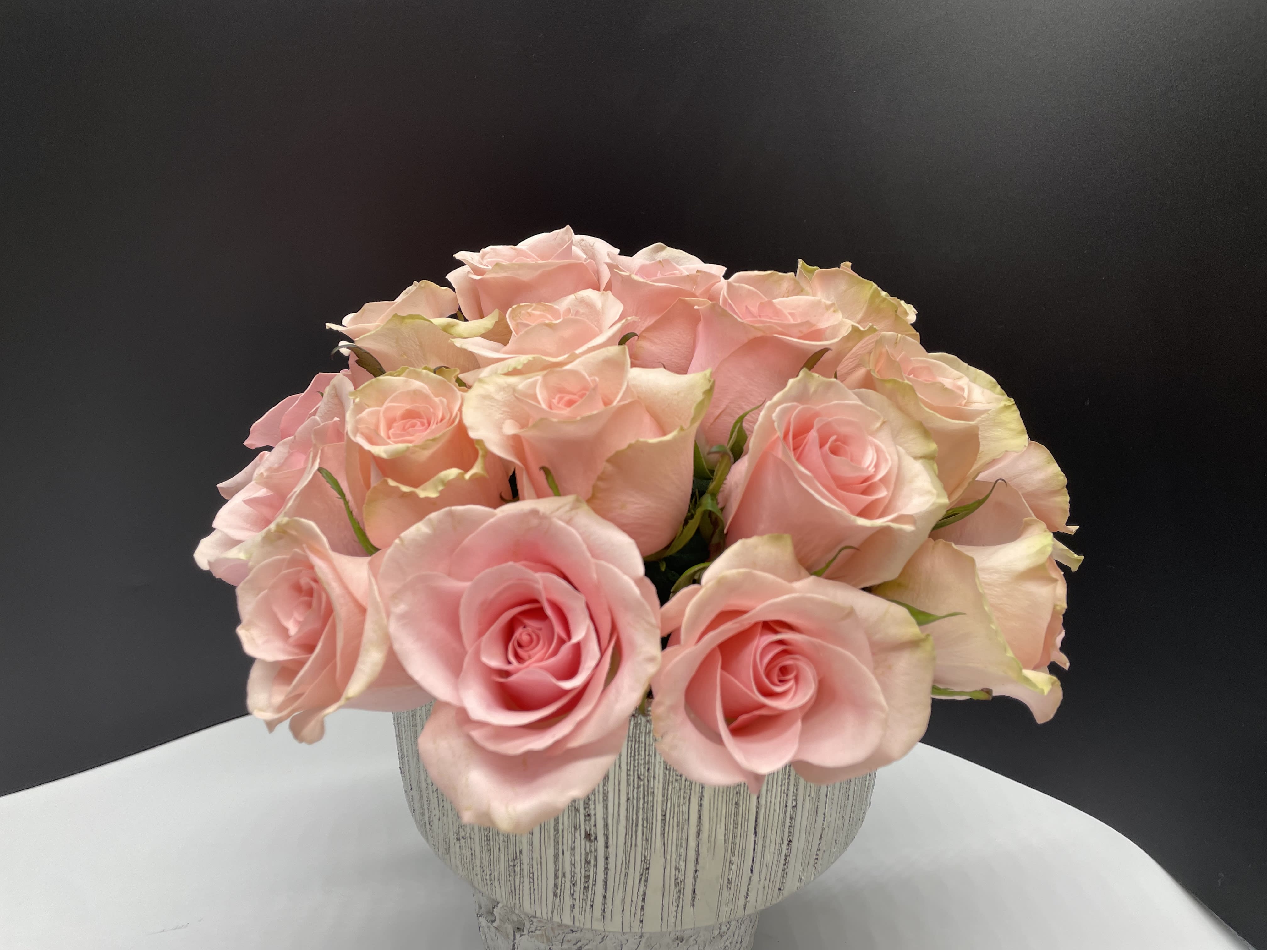 pink ball - 2 dozen peach / pink roses