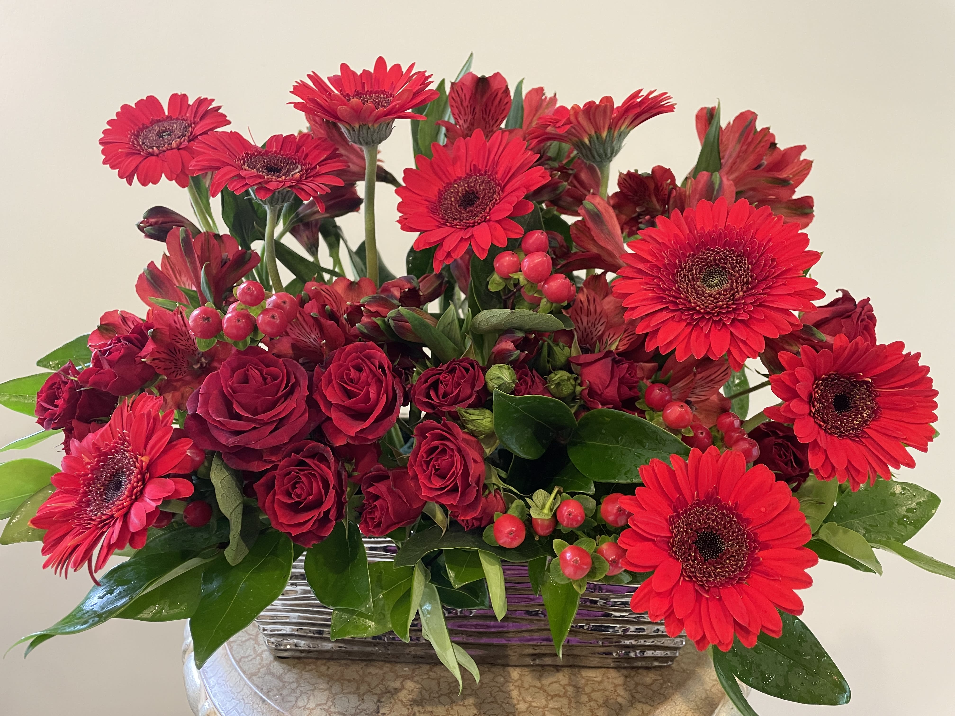 Endless Red Endless Red - Red roses, Gerbera daisies, Alstromeria
