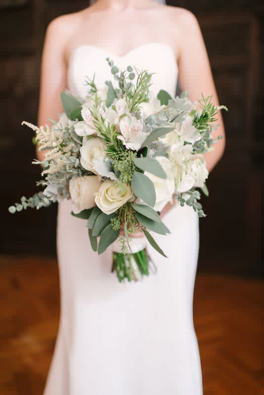 Austin Bridal Bouquet (Allow 3 business days for pick up) - Designed after the rustic barn weddings of the Lonestar state. Our Austin collection completes your rustic wedding.  NOTE Please allow 3 business days for pick up. A Moment maker will call you to confirm pick up date and time in 24 hours!
