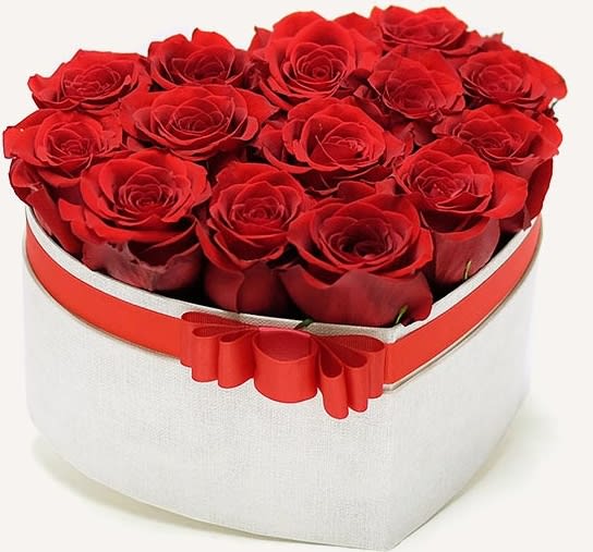     charm and captivate  Hearts - Treat that special someone with luxurious, romanti A perfect heart, filled with one dozen red  roses.