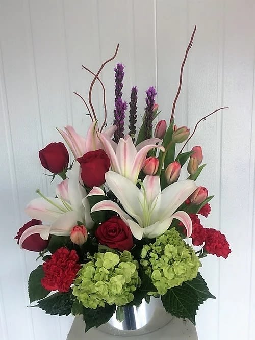 Hydrangea Llilies Red Roses Bouquet Hydrangea Llilies Red Roses Bouquet - Hydrangea Llilies Red Roses Bouquet
