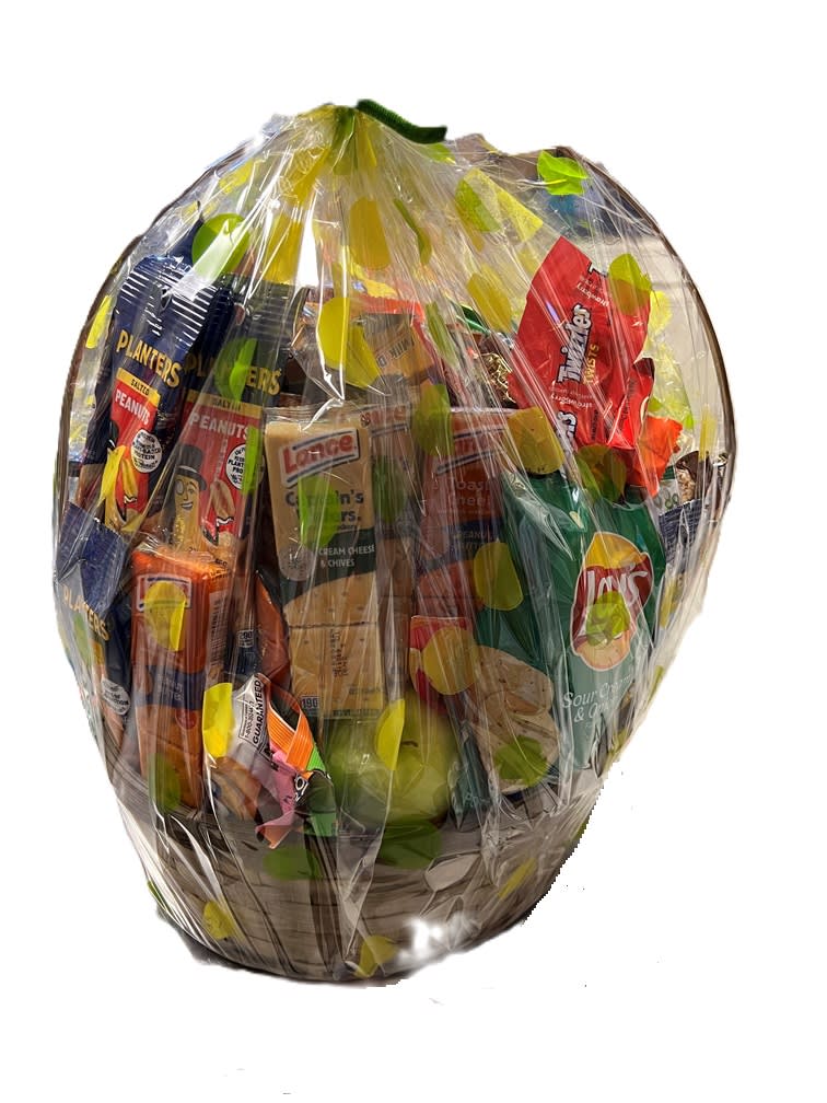 Candy, Fruit, &amp; or Snack Basket - An assortment of Candy, or Fruit, or Mixed Snacks. For best results, please call us to order this item.  601-982-4438