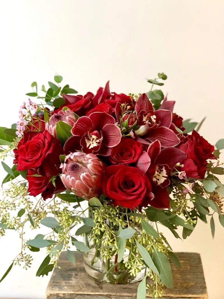 Special red roses orchids - Standard- Your order will be arranged approximately as shown on our website