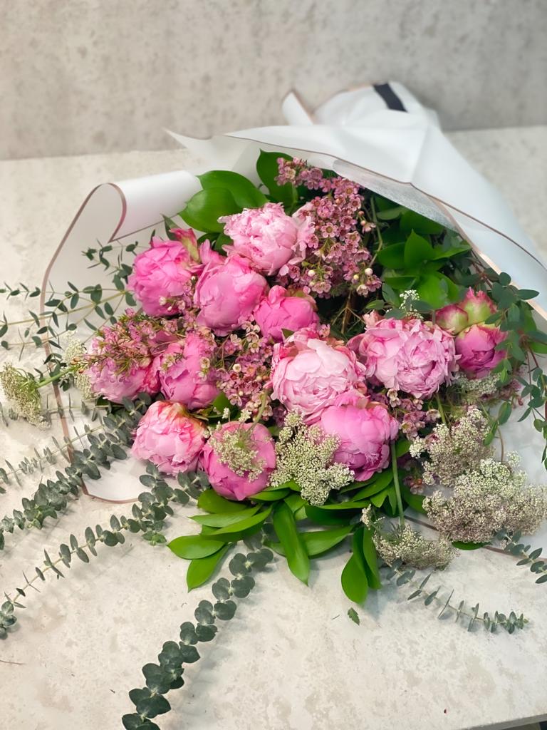 Pink peonies bouquet - Standard- Your order will be arranged approximately as shown on our website. 