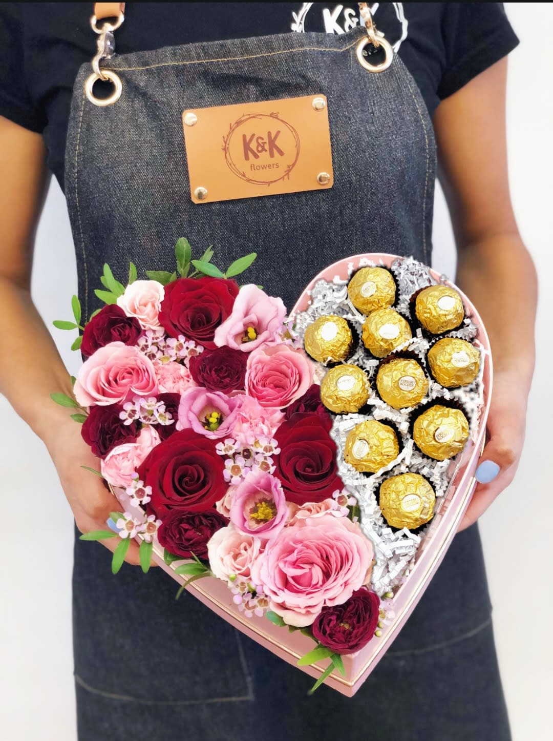 Pink ferrero hot sale rocher