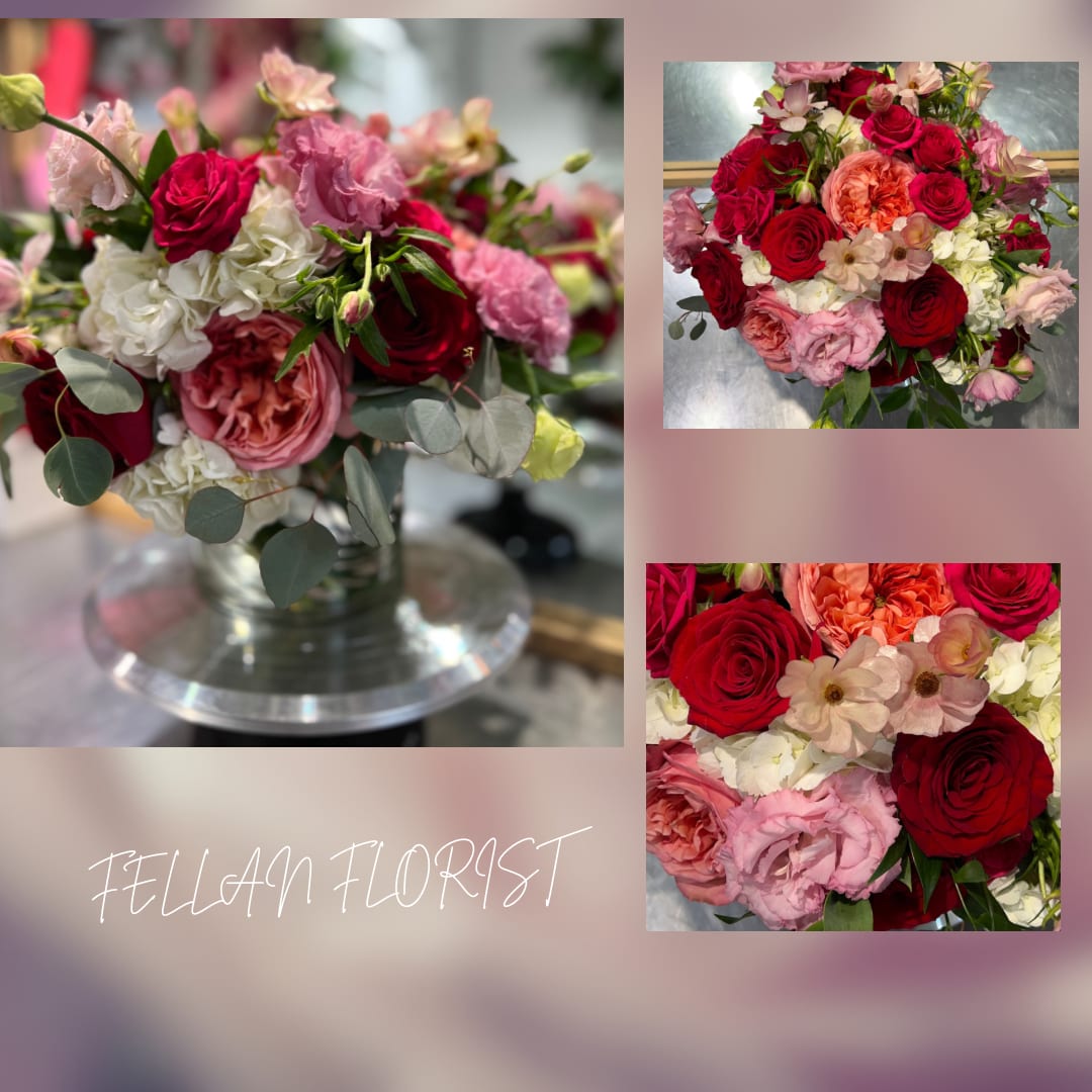 MELODY OF LOVE MELODY OF LOVE - MELT YOUR HEART WITH BEAUTIFUL FLOWERS ARRANGEMENT IN A GLASS VASE.