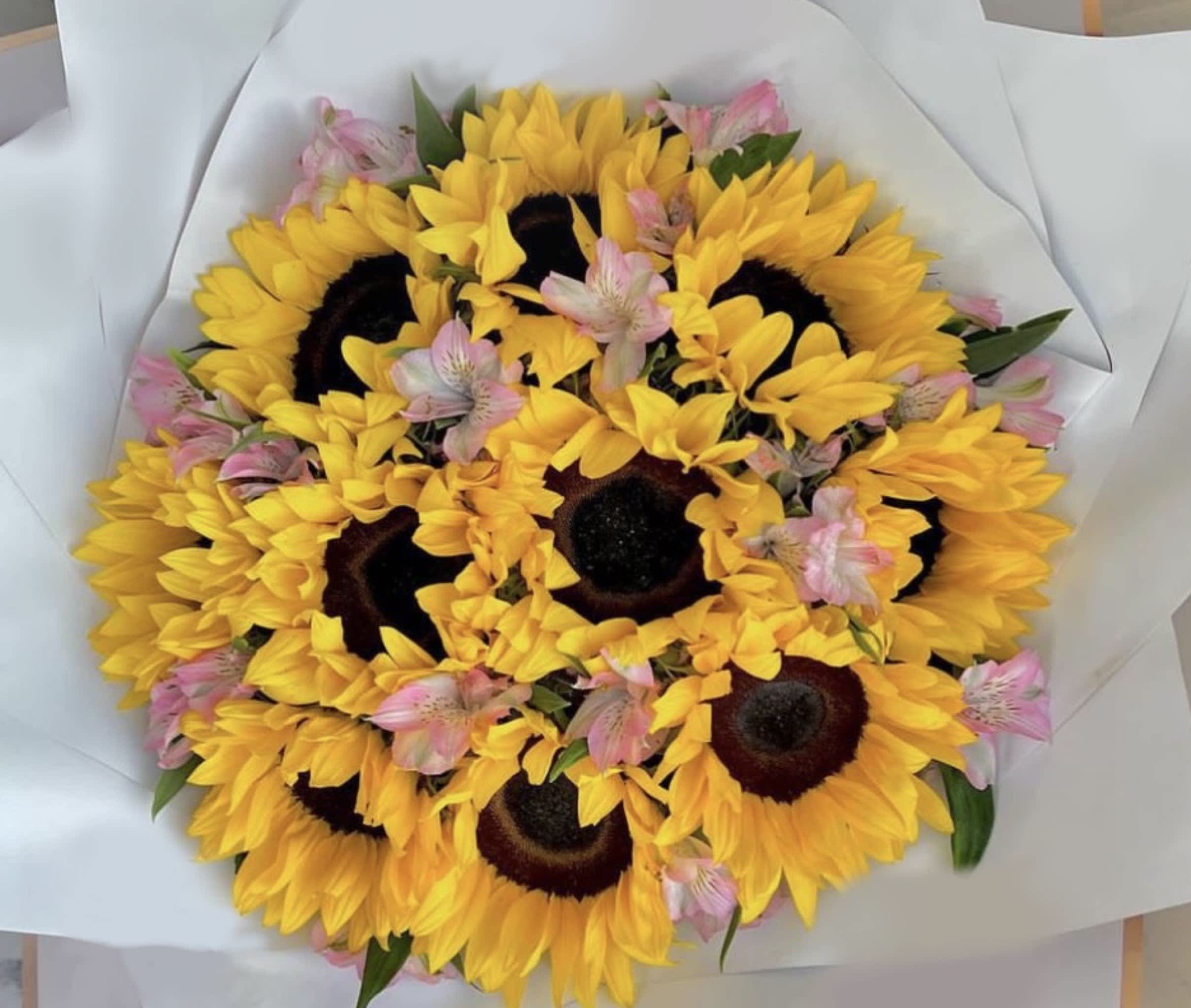 Sunshine Yellow Sunshine Yellow - 10 Sunflowers Astramedia flower *Paper color may vary