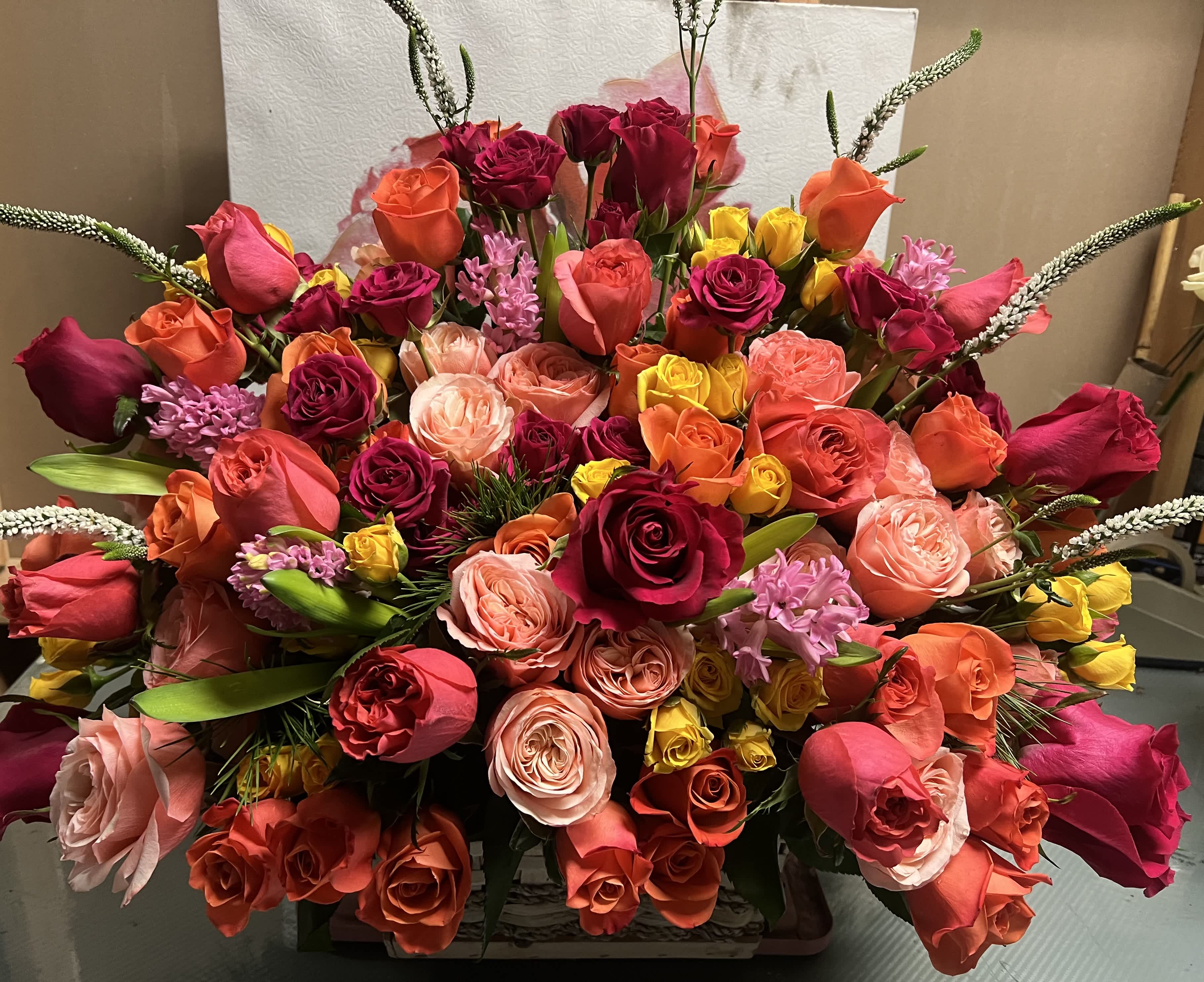 Mix Color Basket - Mix Color Flowers AS SIMILAR AS POSSIBLE  Substitution based on season, flowers availability or any unforeseen or uncontrollable circumstances 