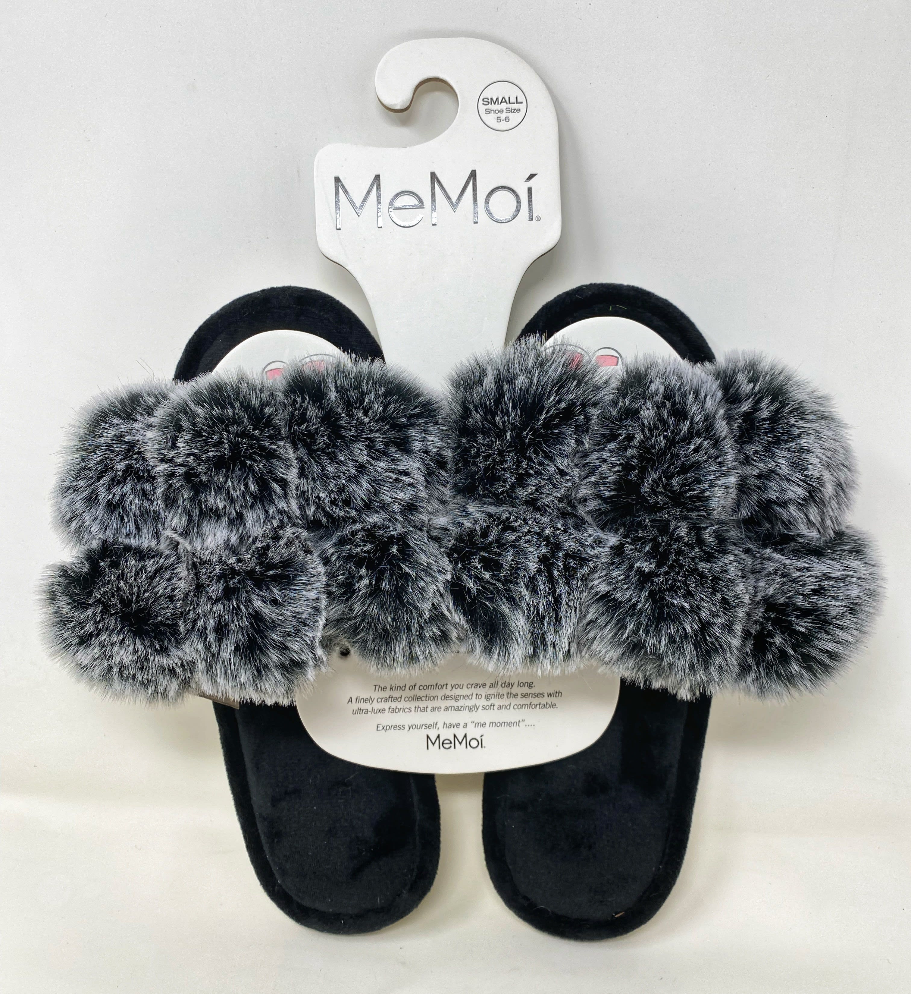 Black pom pom slippers best sale