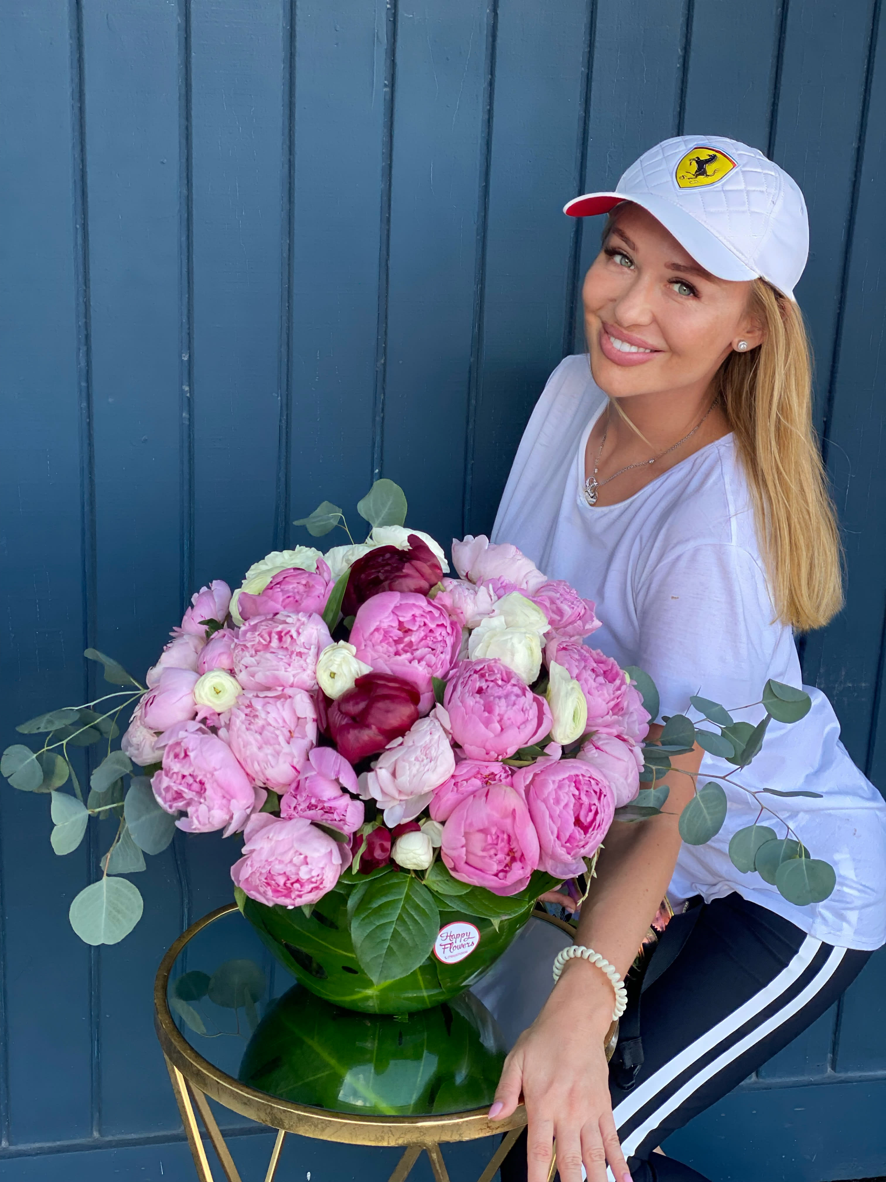 Drive me crazy - Bouquet wow effect . No one will forget such a bouquet and will remember these emotions for a long time.  ▪️ Delivery to their door Each bouquet is unique and is prepared by an expert florist and our customer service team is at your service to ensure the best experience possible.  ▪️ Bouquets you can enjoy for longer Some flowers arrive a little closed to ensure extra freshness and protection during shipping. Enjoy the magic of seeing them fully bloom.