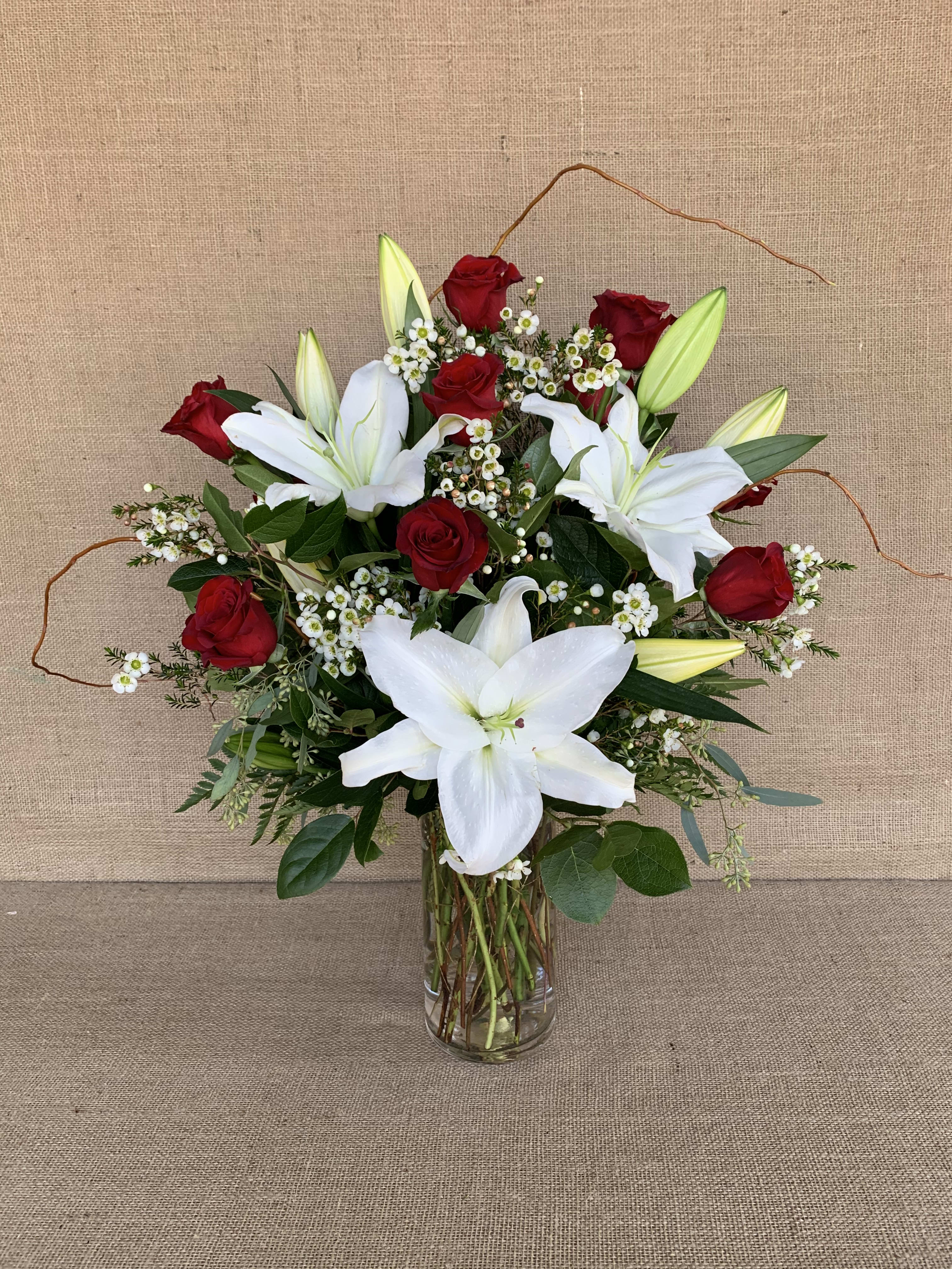 Roses and lilies online