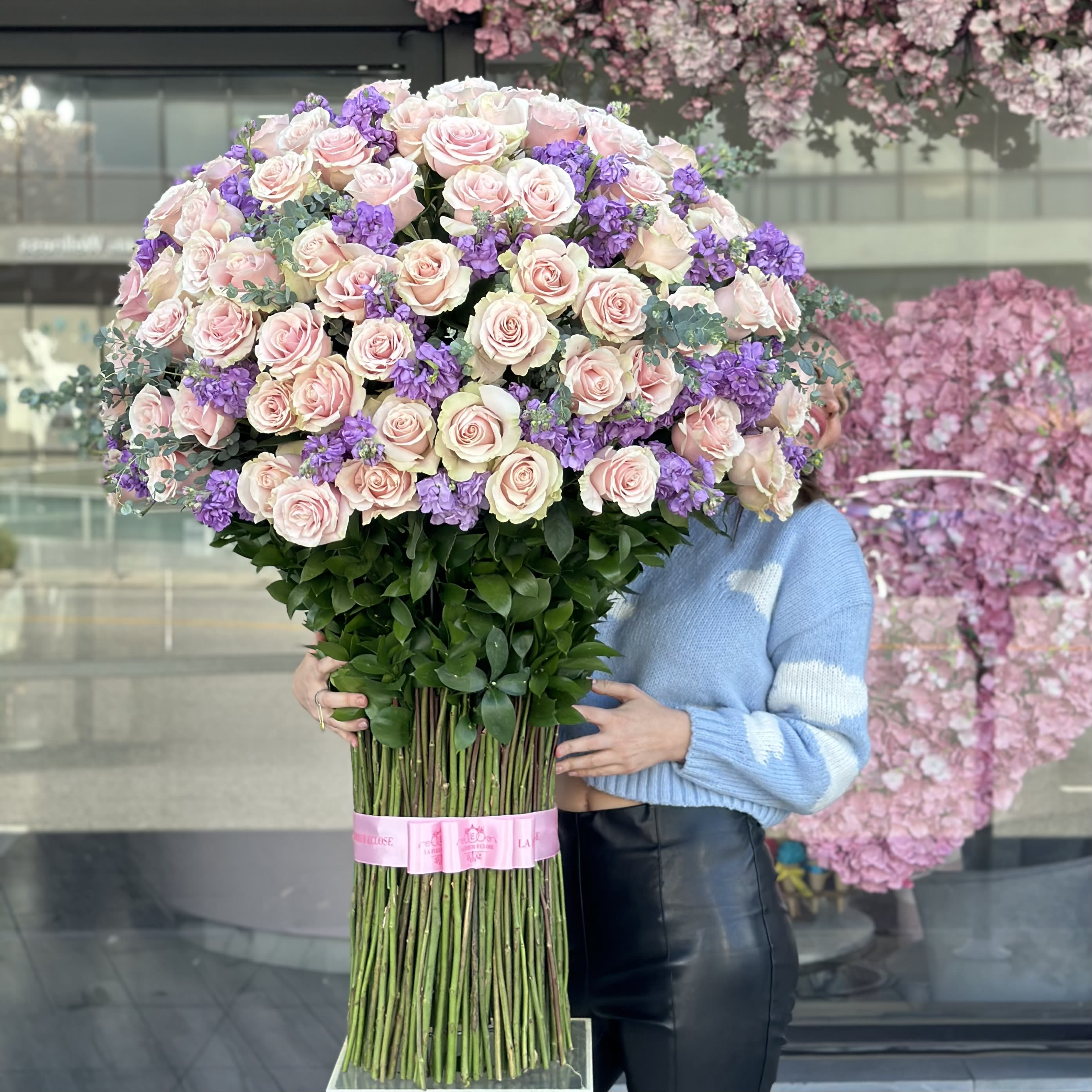 Standing miracle V - Standing bouquet with light pink roses.  It doesn’t require a water.  Dear clients, if we don’t have exactly the same color of the roses we gonna replace them with the roses from the same color pallet 