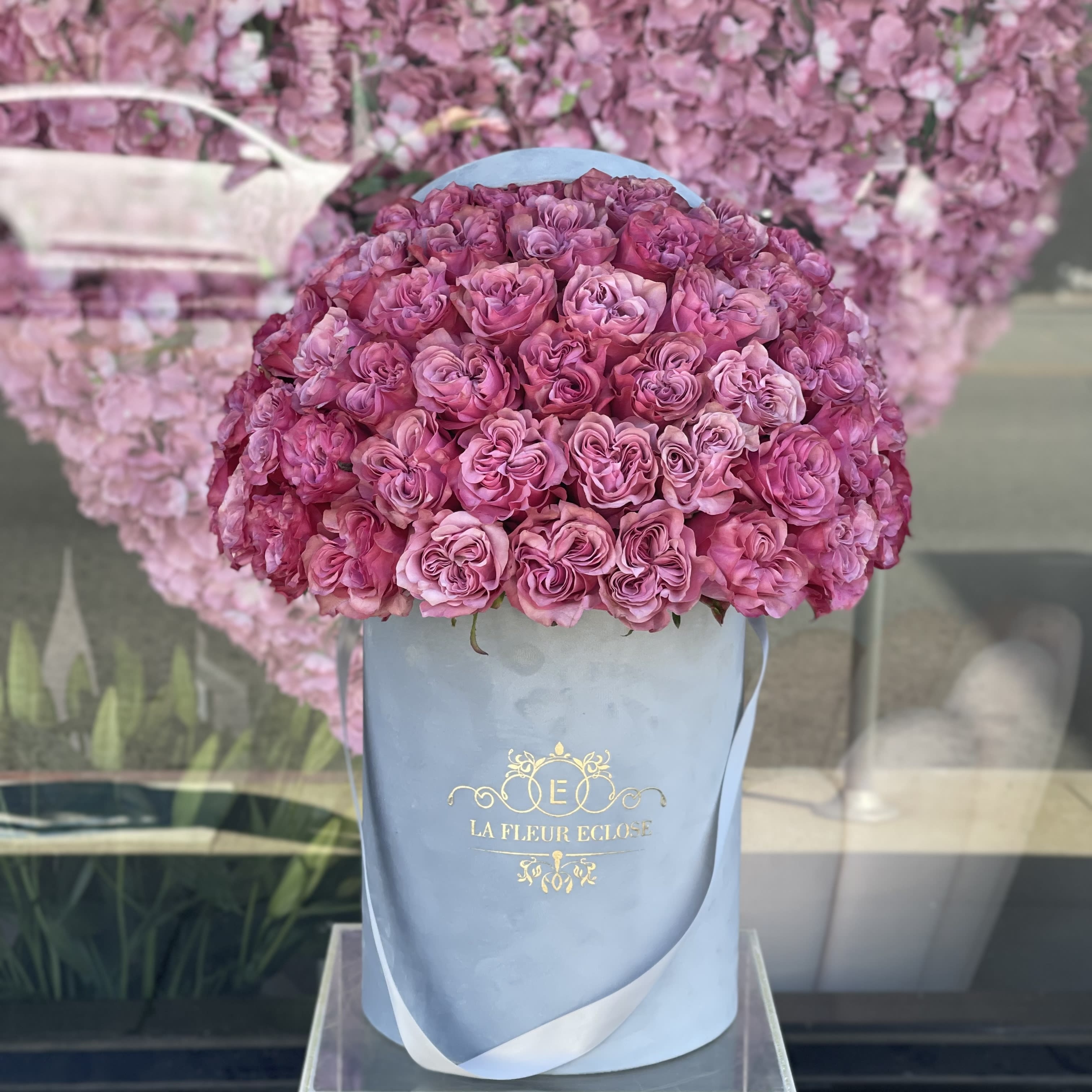 Heart shape mystery V - 50 fresh Heart-shaped roses in our grey signature box  Standard 50 roses  Deluxe 75 roses 