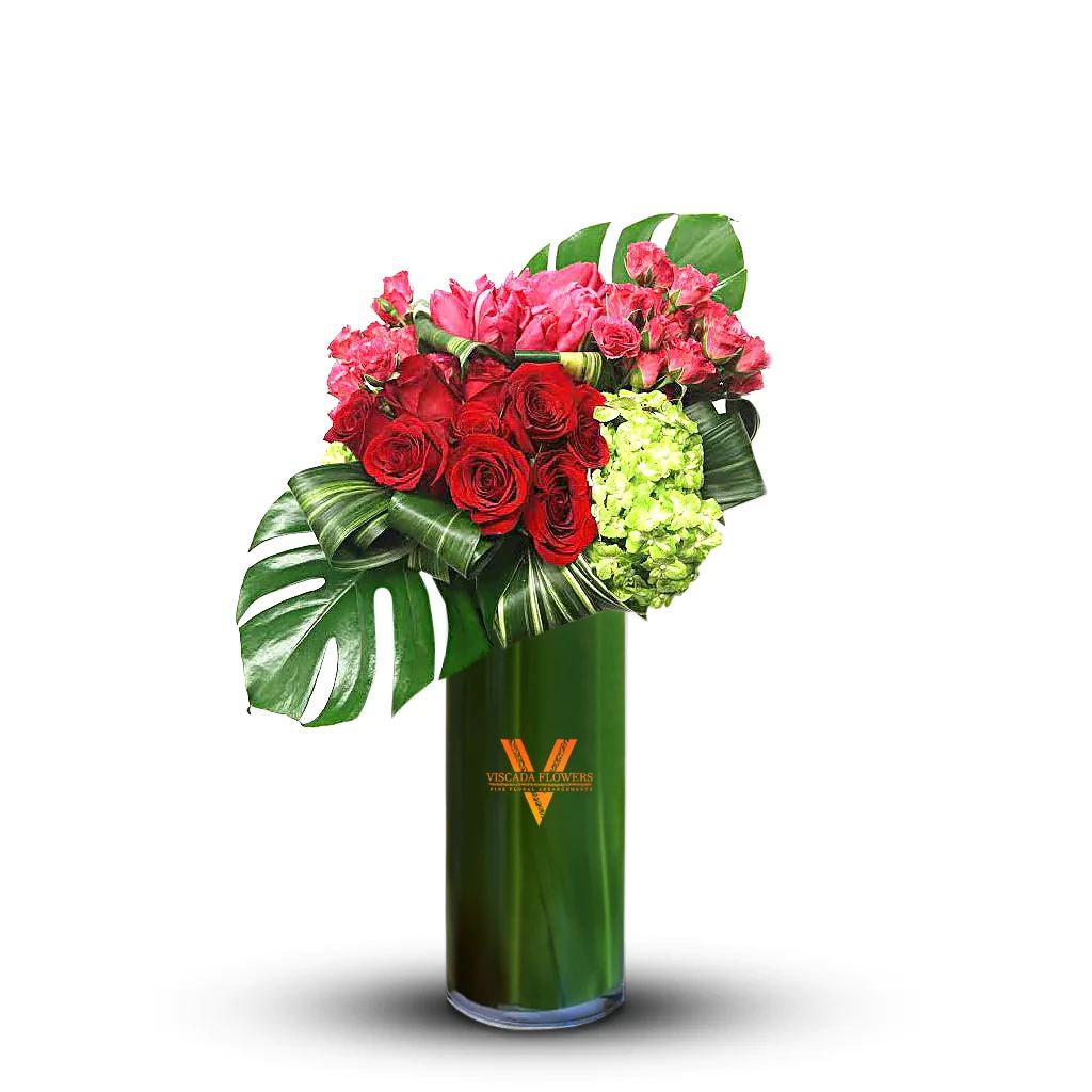 Sweet Love - Pinks and pastels converge in this tender arrangement, exuding an air of sweet romance and affection. Soft roses and delicate lilies provide a gentle touch, creating an ideal backdrop for intimate moments and declarations of love.