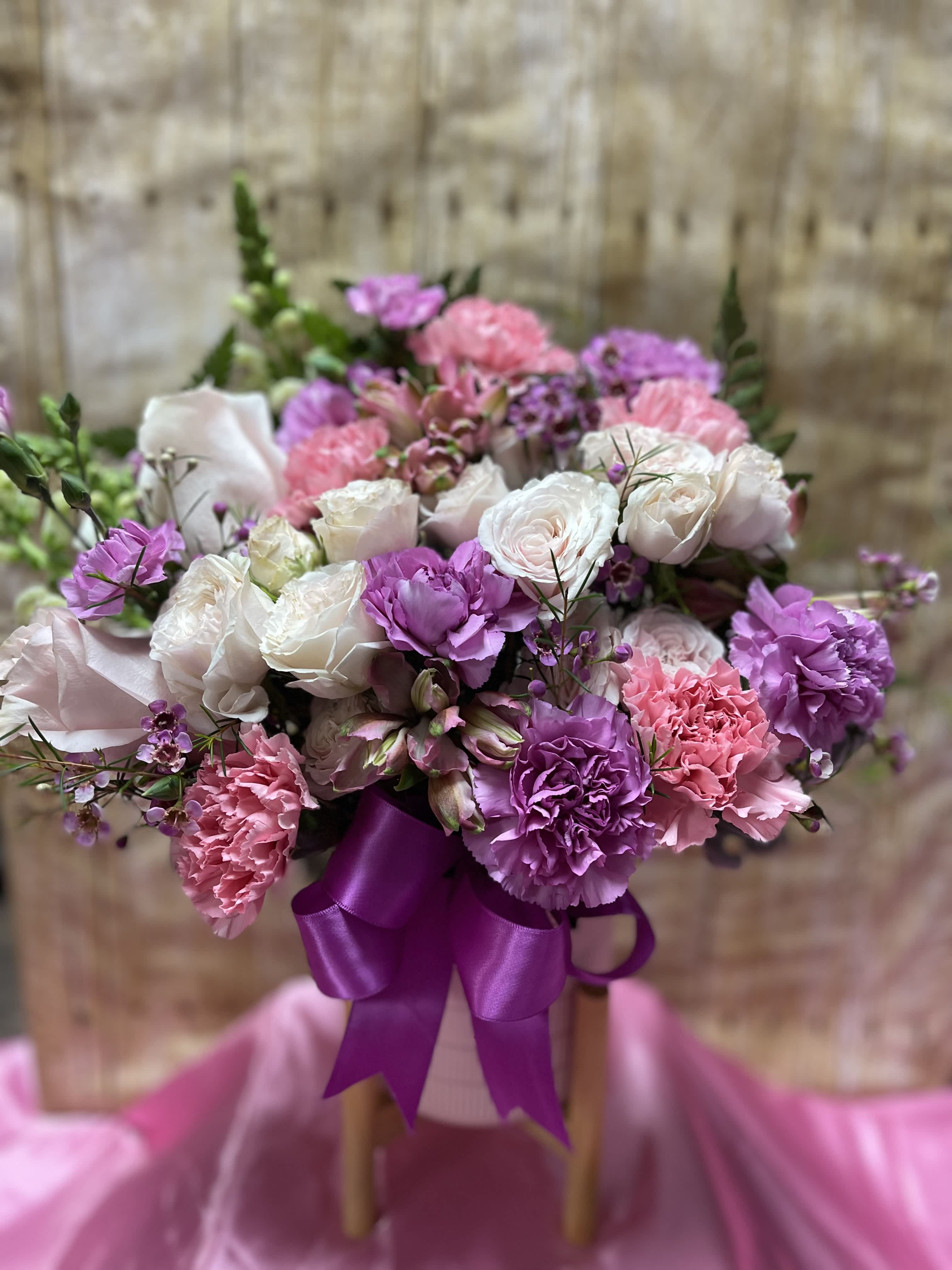 MY SWEET LOVE  - AN ARRANGEMENT AS SWEET AAS ITS COLORS! WITH A CUTE AND DELICATE MESSAGE OF LOVE!!
