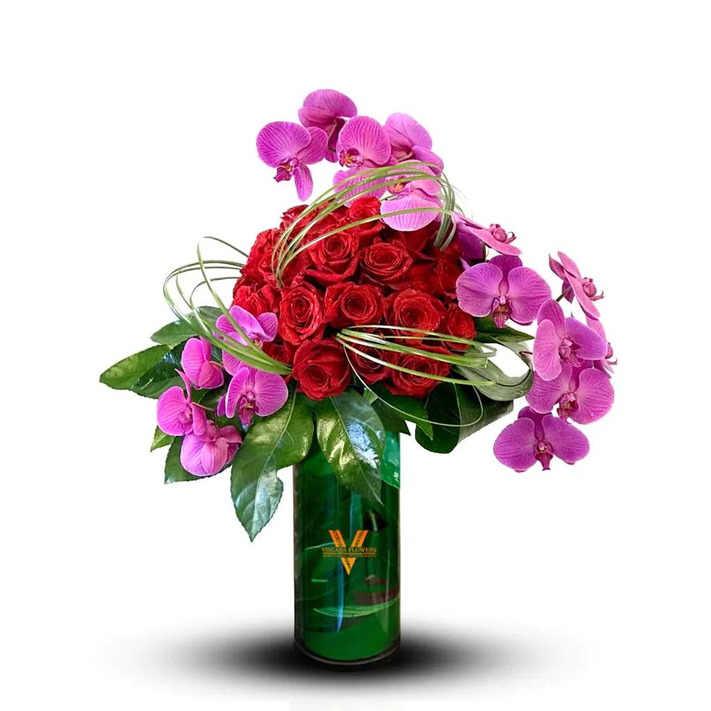 Falling in Love - The romantic blend of reds and pinks evokes the exhilarating and tender moments of falling in love. This emotionally charged color palette is perfect for celebrating love in its most passionate and delicate forms.