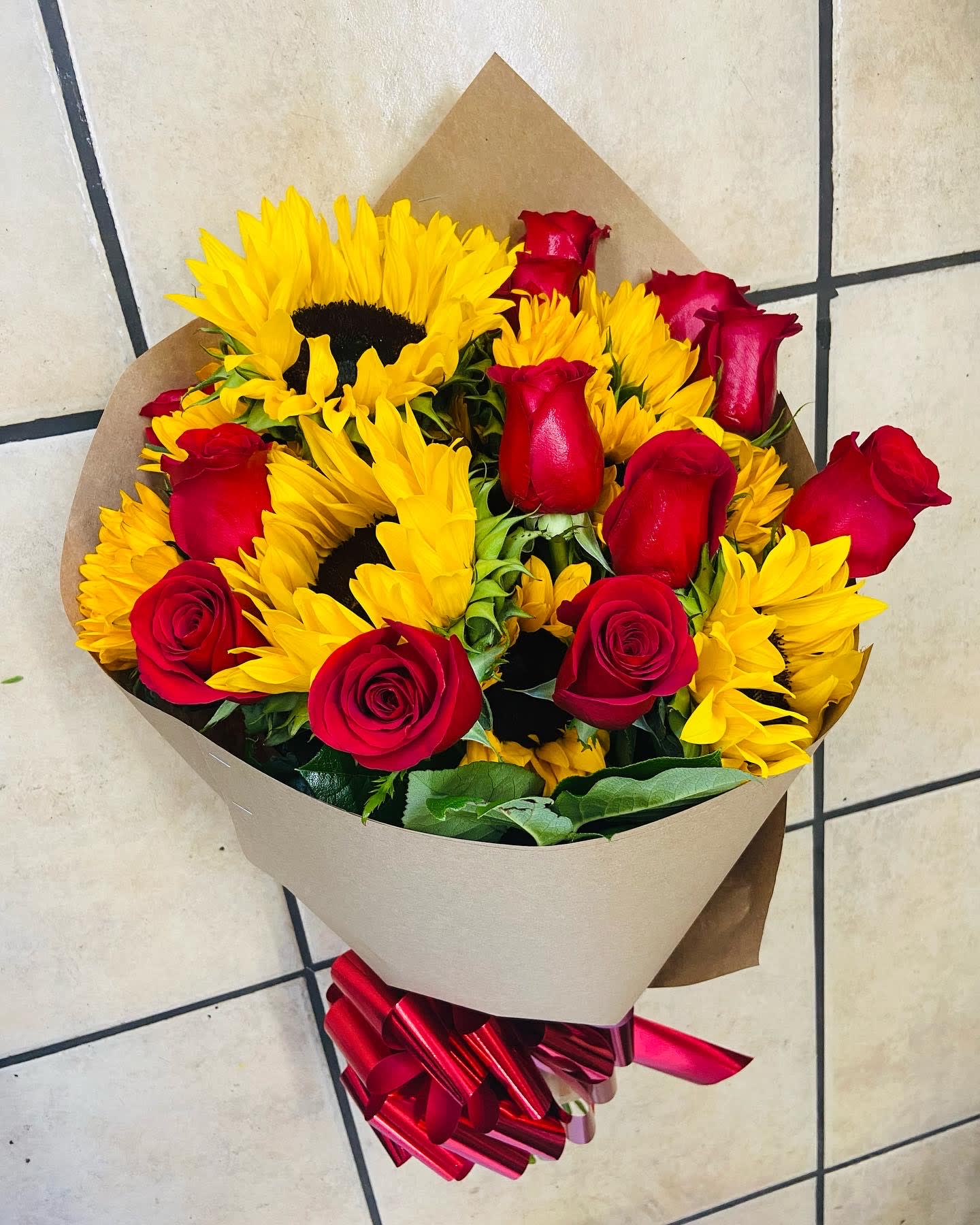 Sunflower and red rose bouquet top