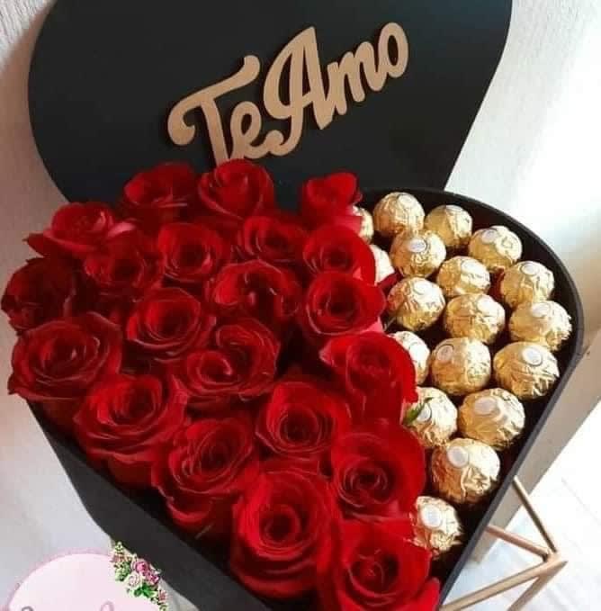 Te Amo Te Amo - Roses and chocolates