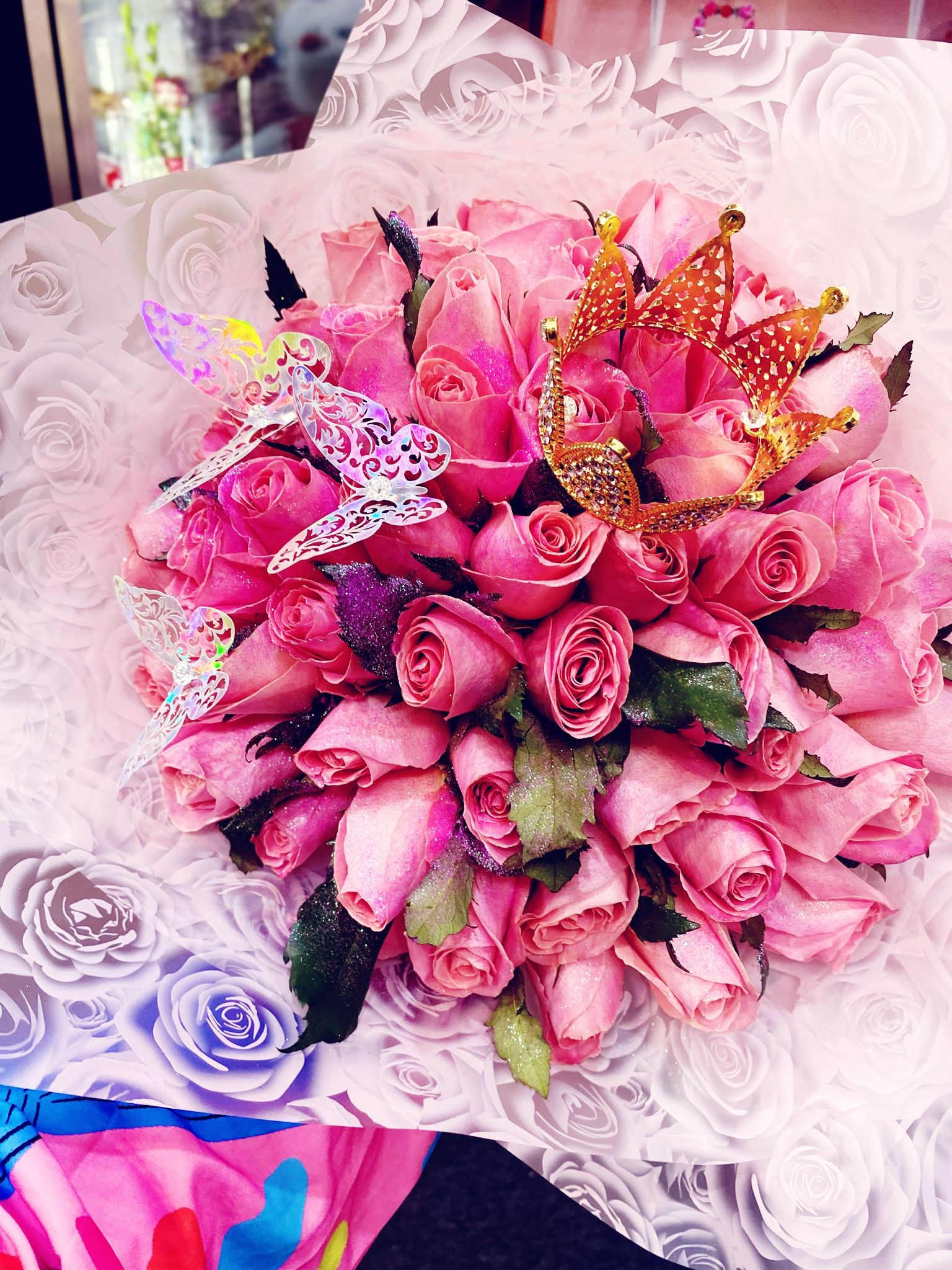 Ramo buchon Ramo buchon - Bouquet Of Roses A beautiful way to suprise your love one. We can do any color you like even combine color. add crown add glittler add a ribbon