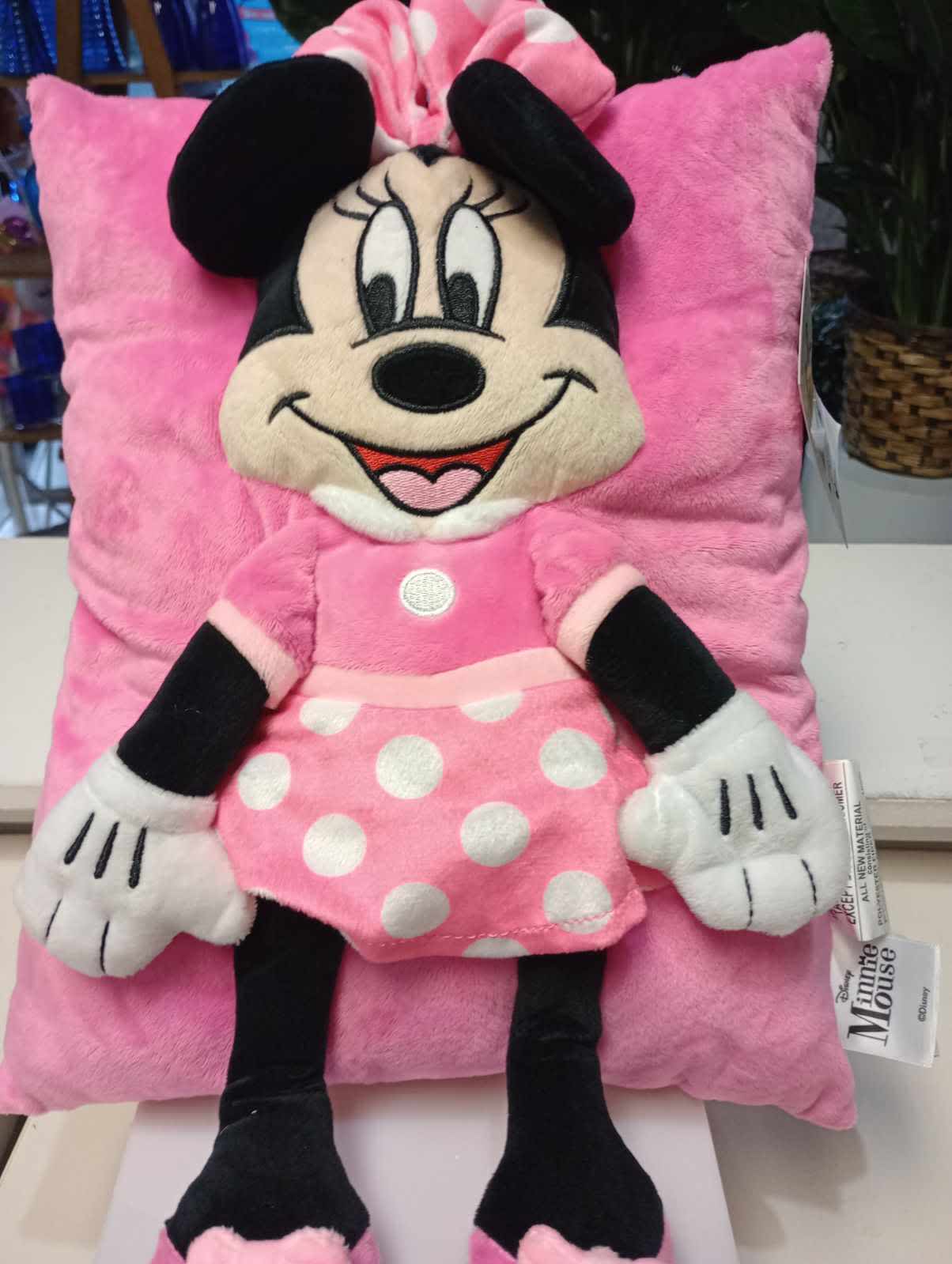 Minnie mouse igreat character pillow and throw set